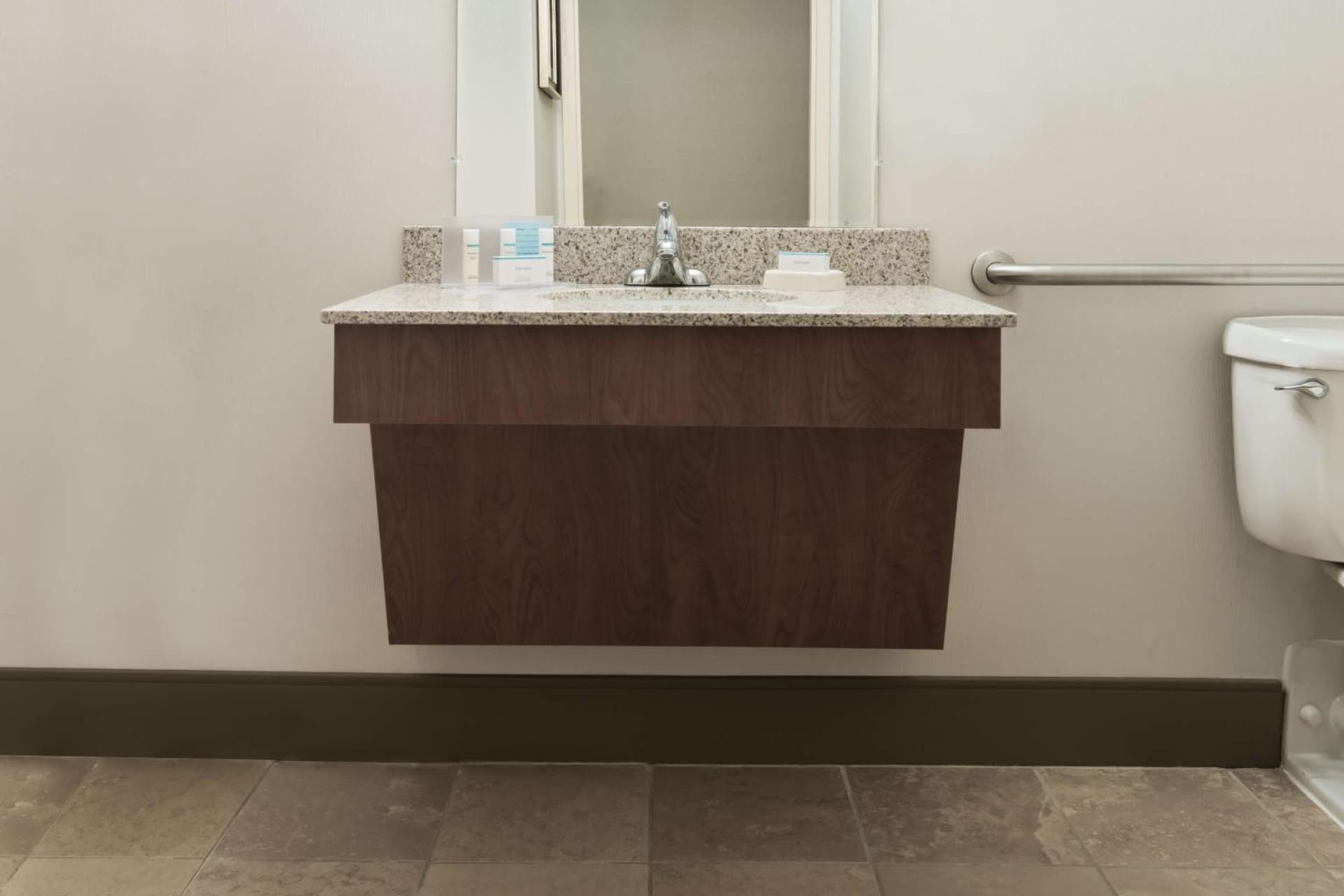 Hampton Inn Danbury gallery photo in Danbury, CT — image 9