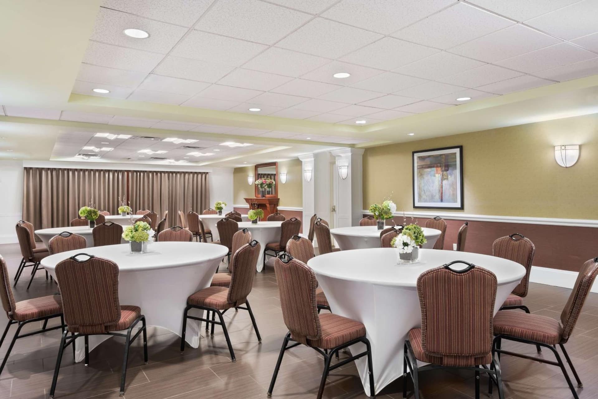 Hampton Inn Danbury property views in Danbury, CT — gallery photo 3
