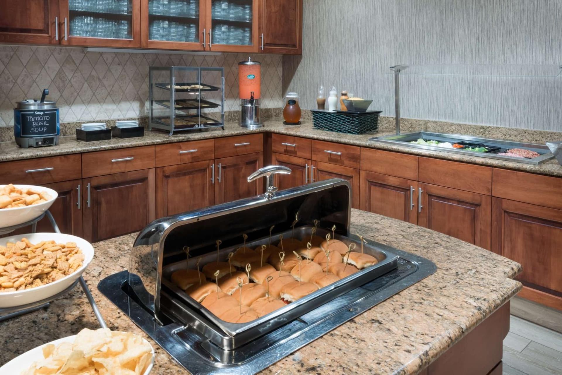 Homewood Suites by Hilton Cleveland-Beachwood gallery photo in Beachwood, OH — image 4