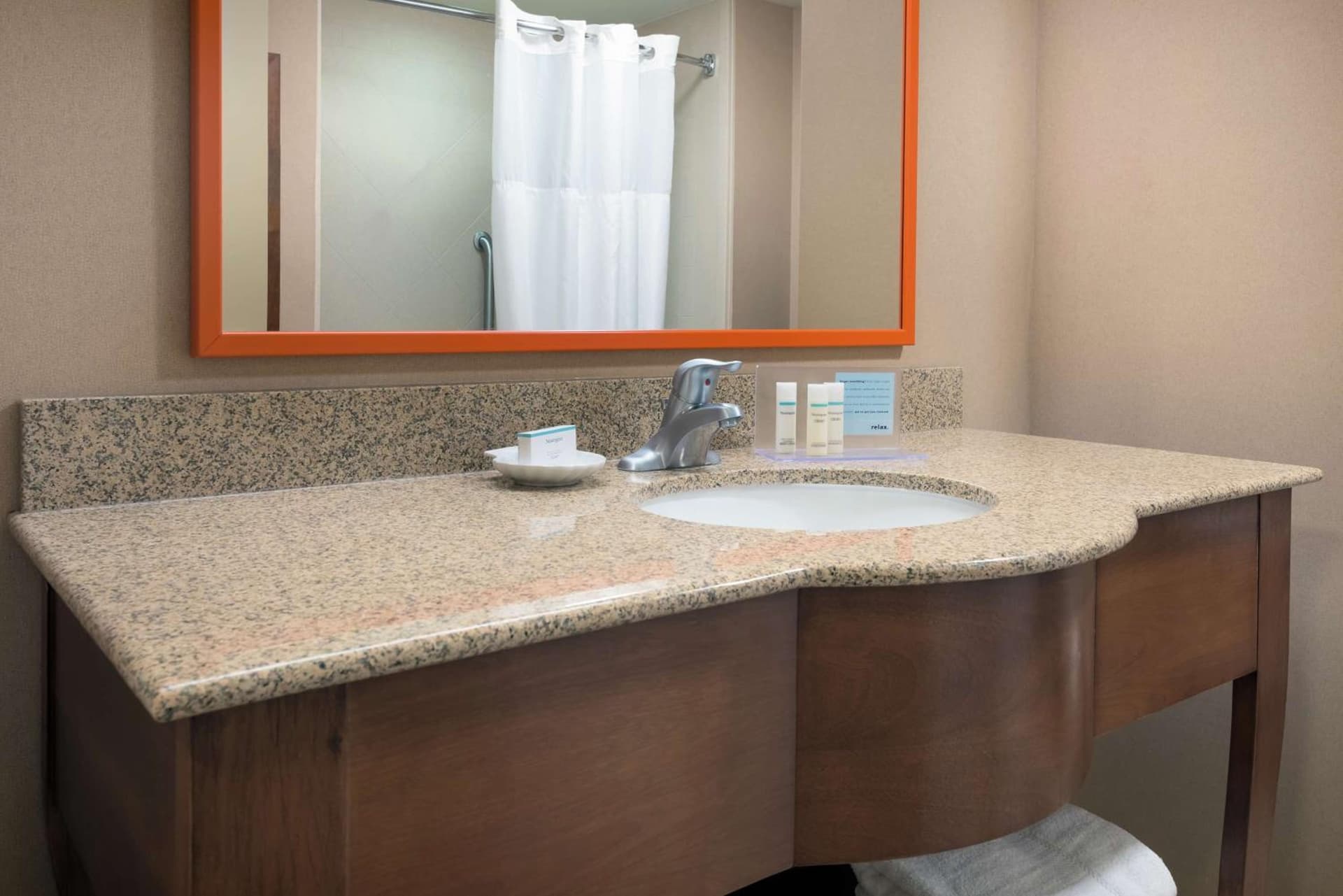 Hampton Inn Springfield South Enfield gallery photo in Enfield, CT — image 39