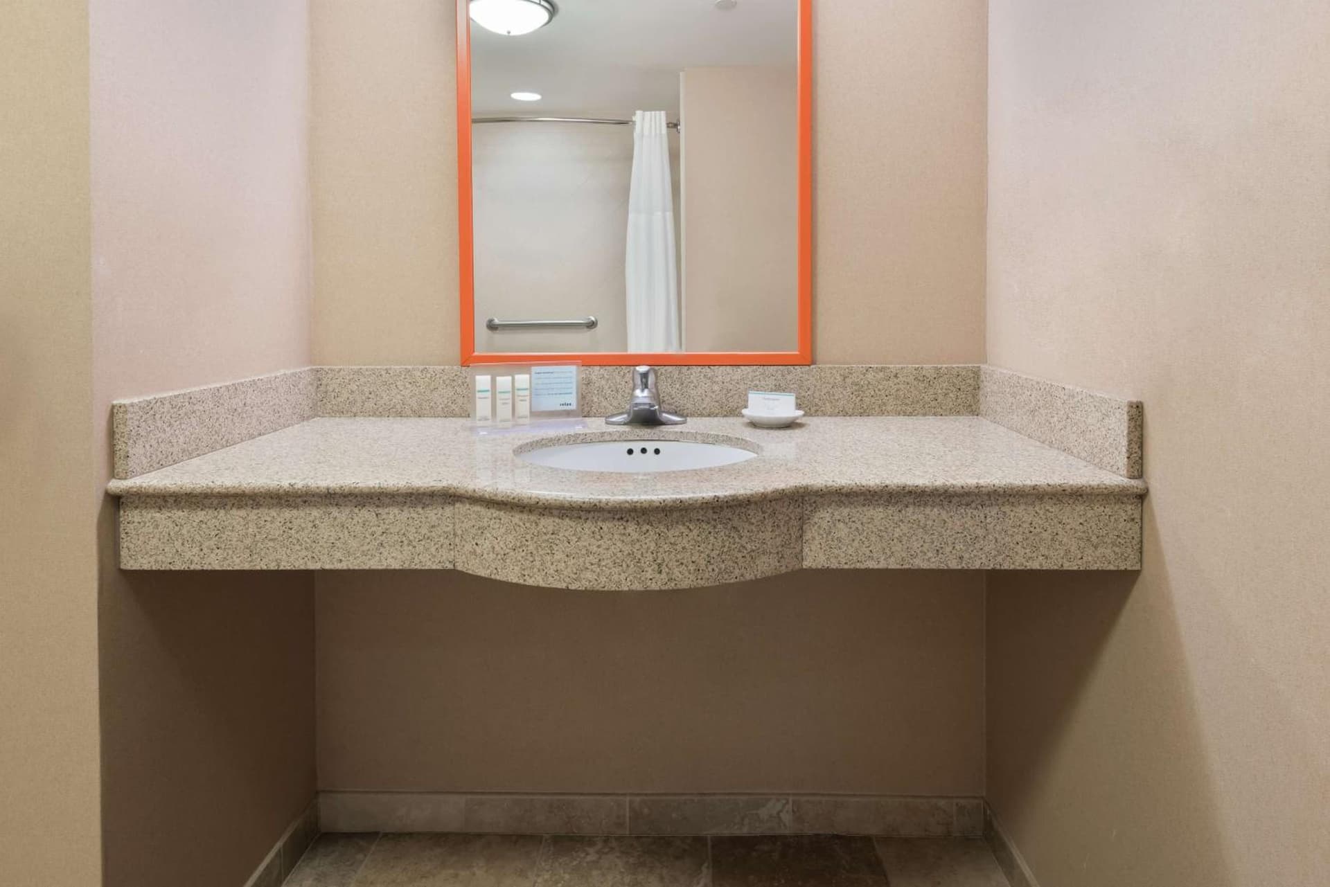 Hampton Inn Springfield South Enfield gallery photo in Enfield, CT — image 6