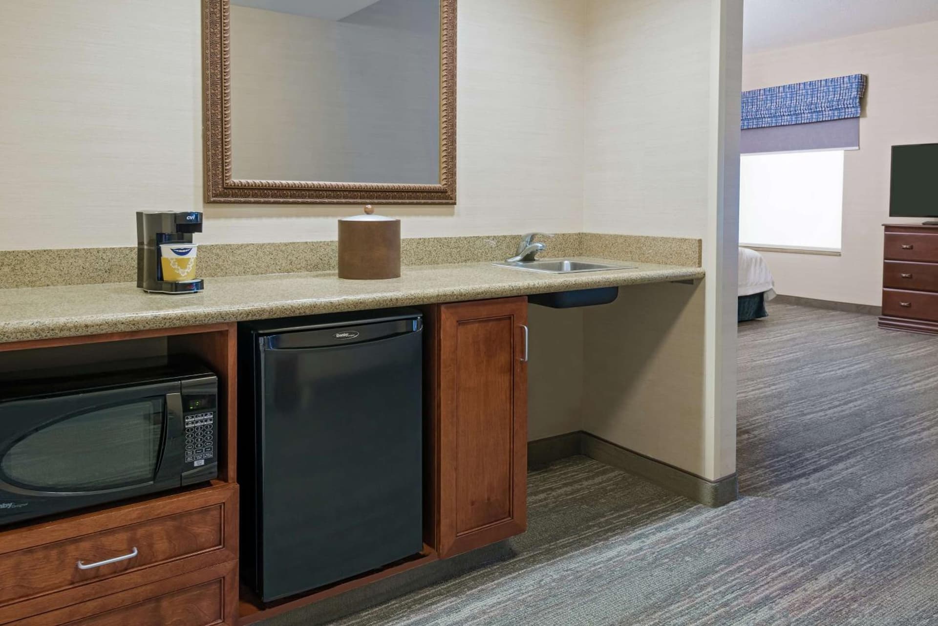 Hampton Inn Springfield South Enfield gallery photo in Enfield, CT — image 23