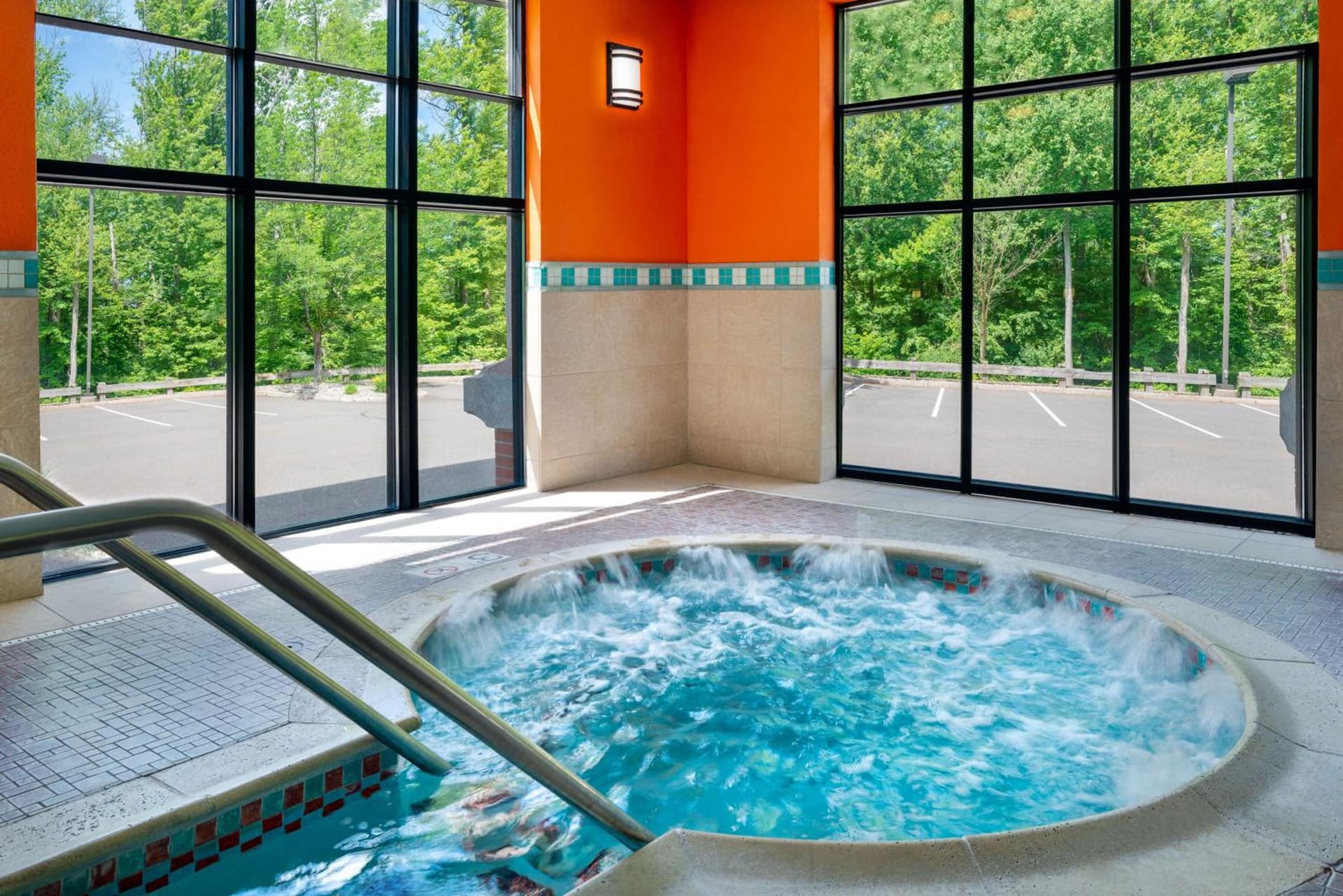 Hampton Inn Springfield South Enfield gallery photo in Enfield, CT — image 40