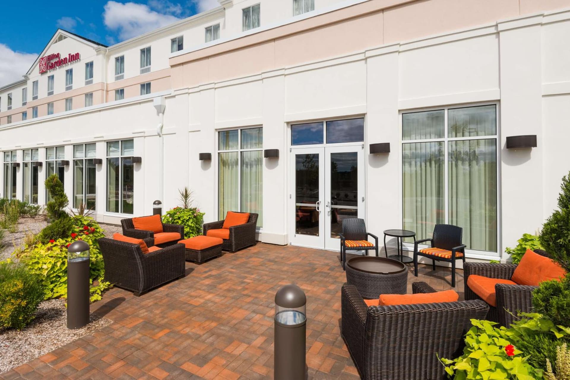 Hilton Garden Inn Wayne interior in Wayne, NJ — gallery photo 2