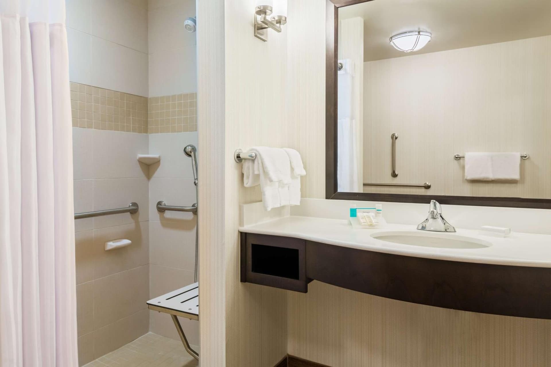 Hilton Garden Inn Wayne gallery photo in Wayne, NJ — image 29