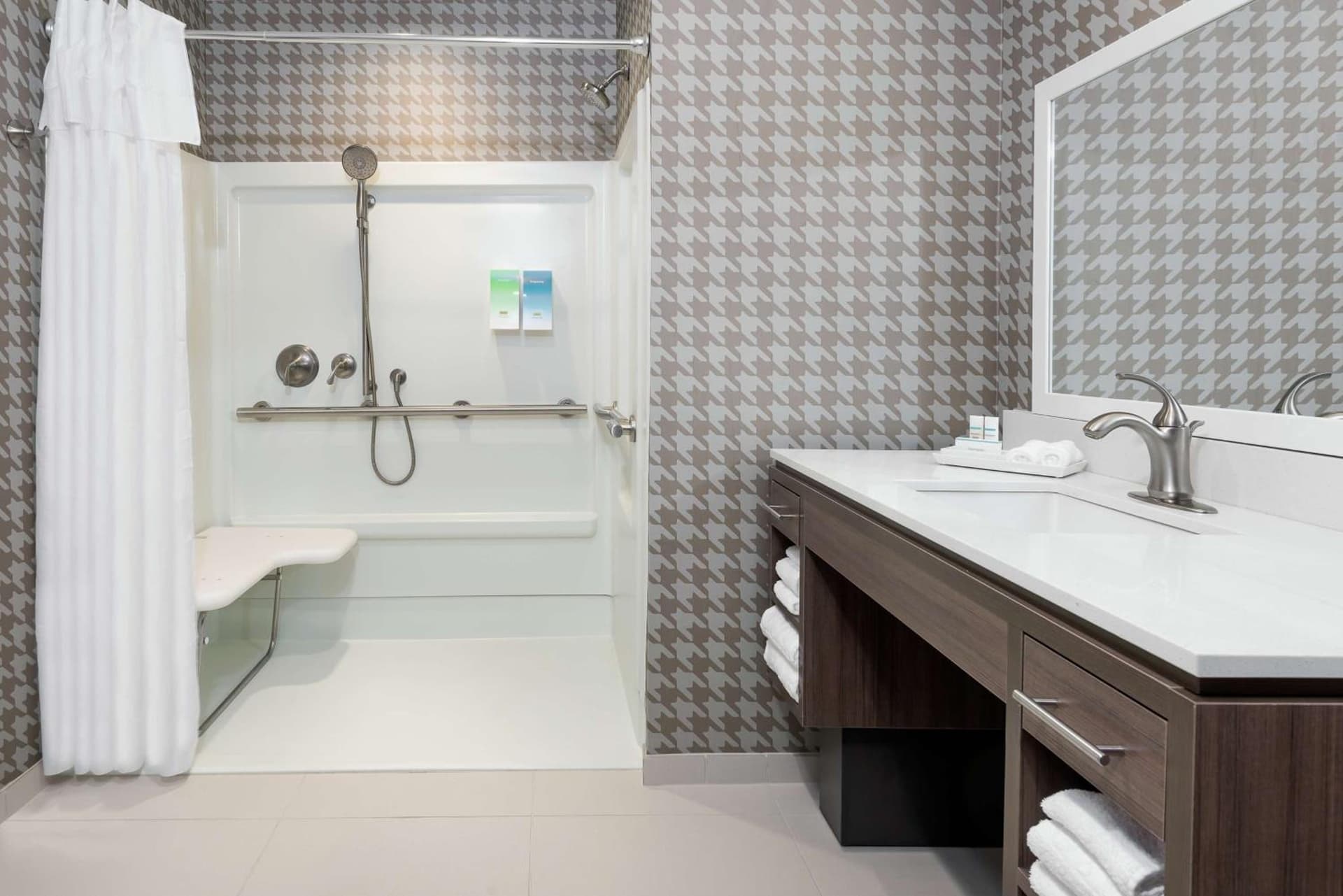 Home2 Suites By Hilton Orlando Near UCF interior in Orlando, FL — gallery photo 2