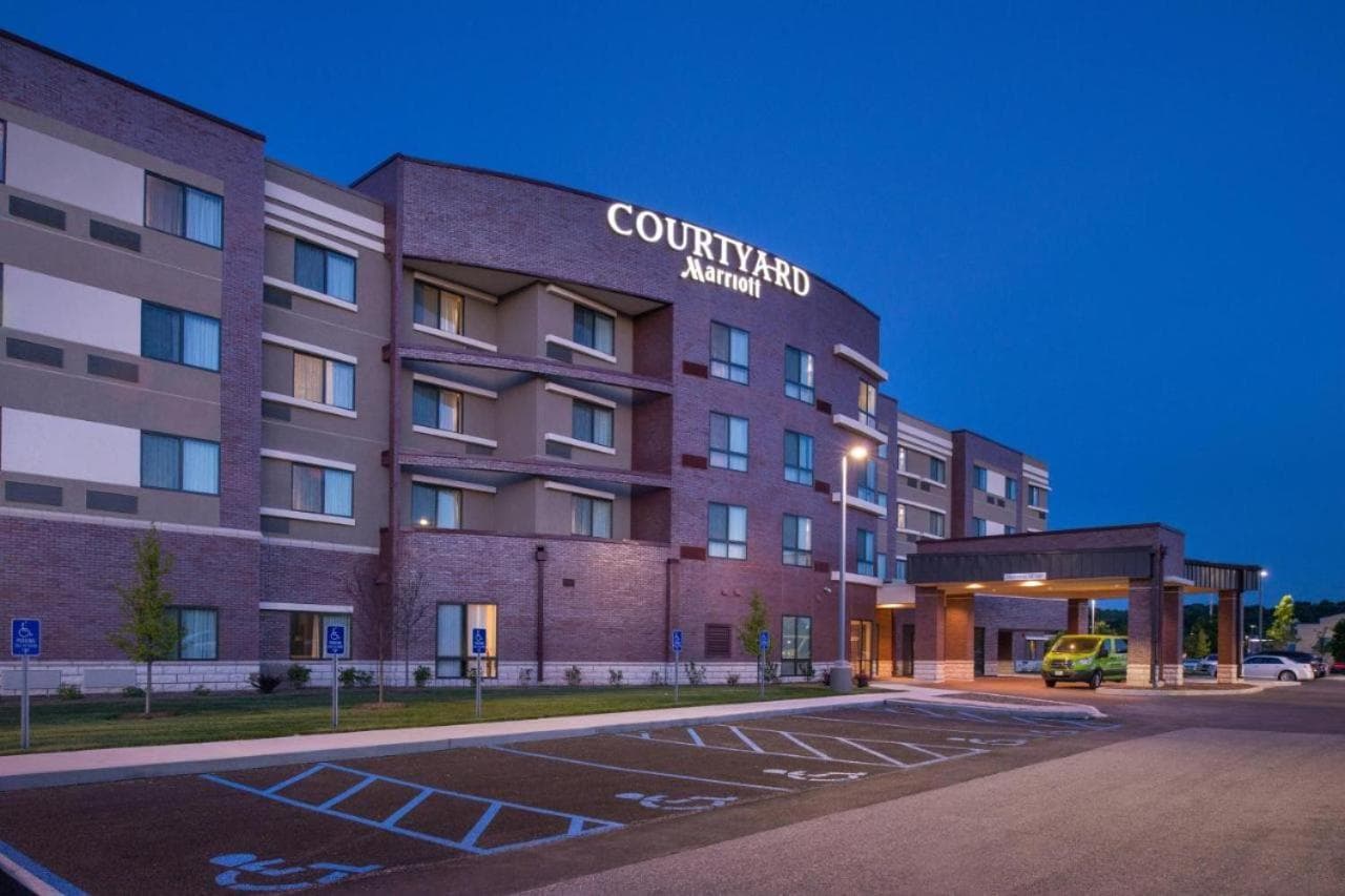 Courtyard by Marriott St Louis Chesterfield featured exterior or lobby in Chesterfield, MO — similar hotel