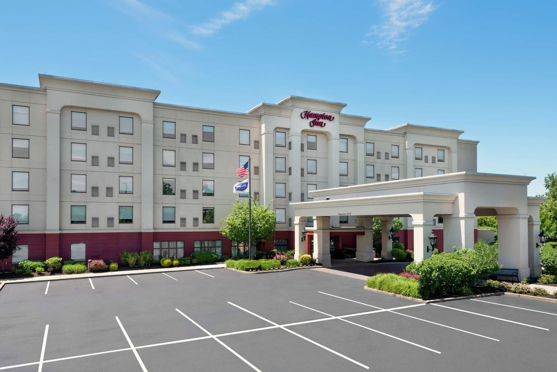Hampton Inn South Plainfield-Piscataway exterior or lobby in South Plainfield, NJ — main listing photo
