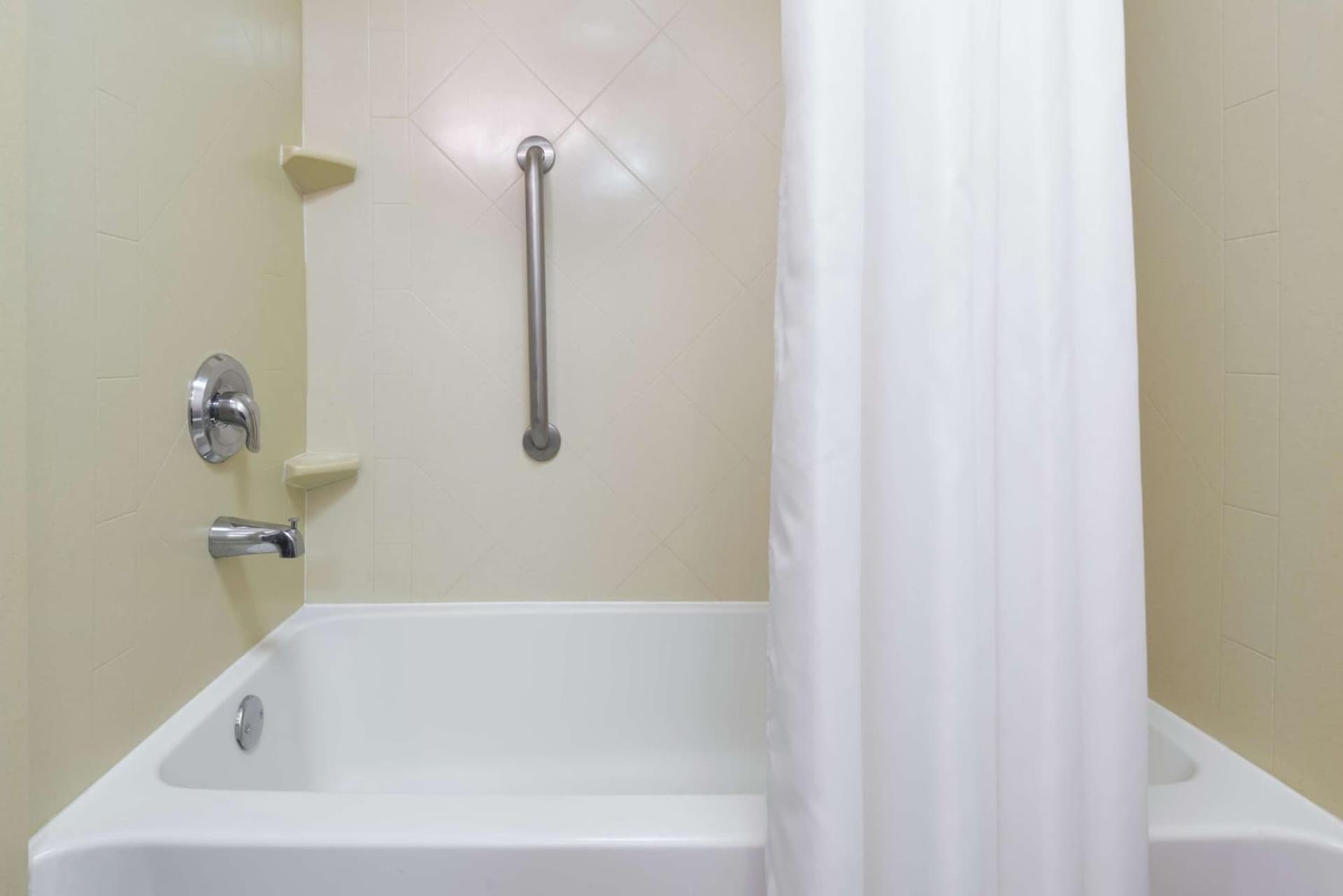 Hampton Inn South Plainfield-Piscataway gallery photo in South Plainfield, NJ — image 4