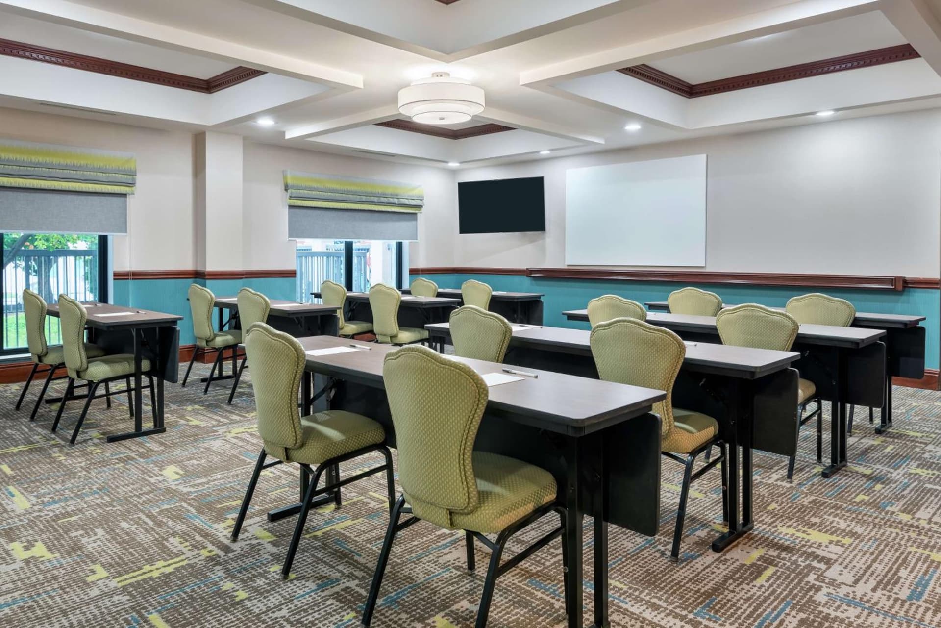 Hampton Inn South Plainfield-Piscataway interior in South Plainfield, NJ — gallery photo 2