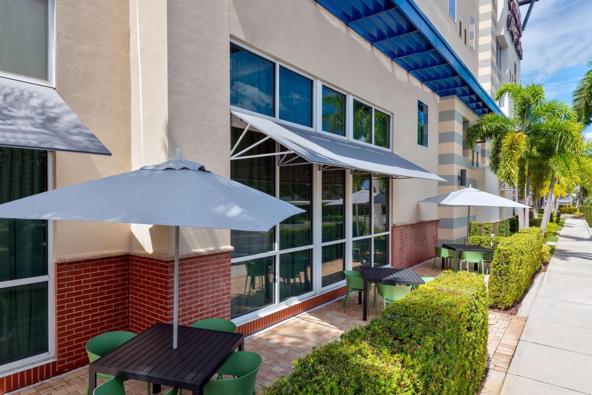 Hampton Inn and Suites Sarasota/Lakewood Ranch interior in Sarasota, FL — gallery photo 2