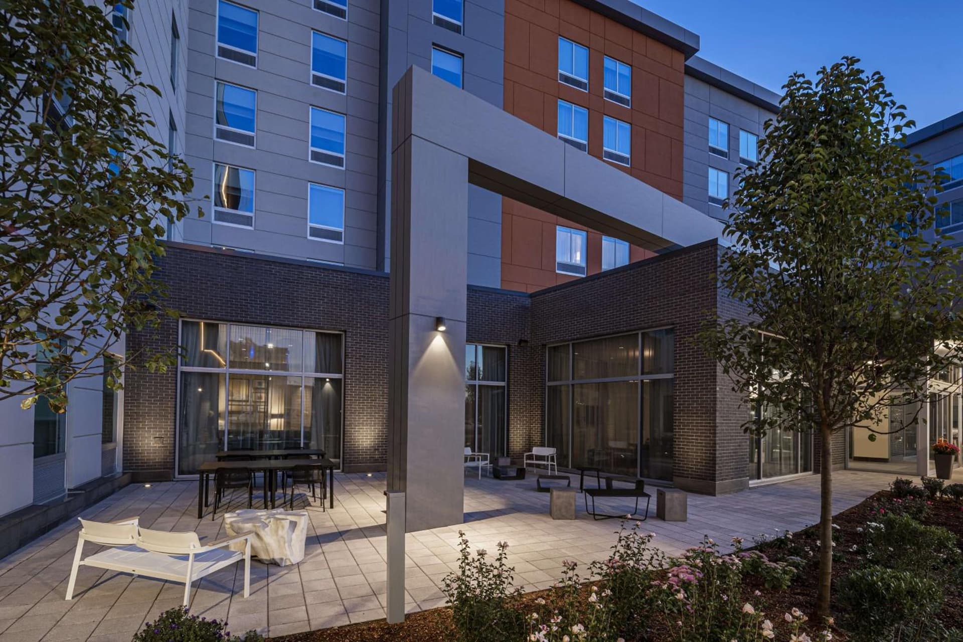 Hampton Inn Boston Woburn property views in Woburn, MA — gallery photo 3