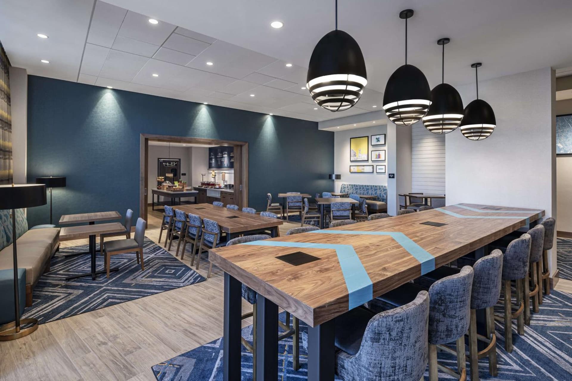 Hampton Inn Boston Woburn interior in Woburn, MA — gallery photo 2