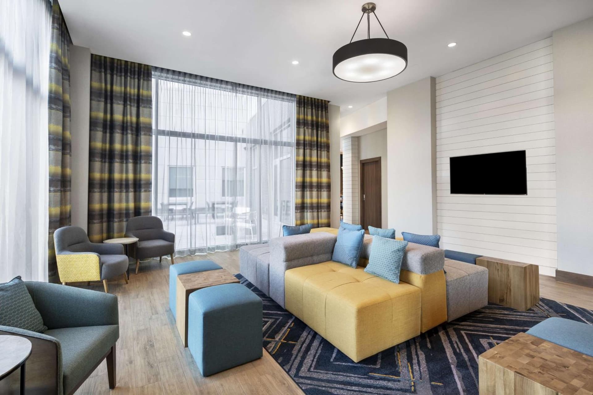 Hampton Inn Boston Woburn gallery photo in Woburn, MA — image 9