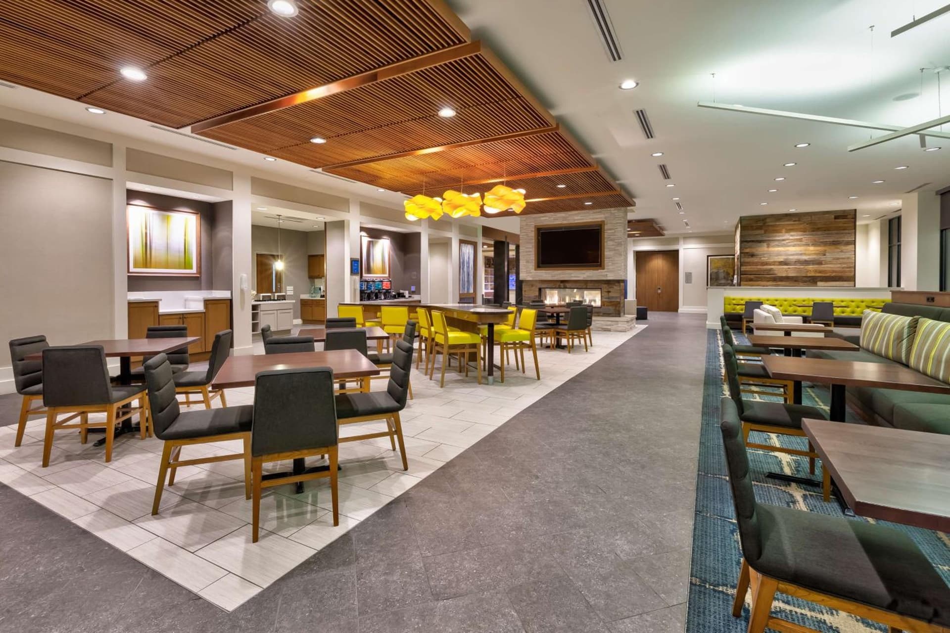 Homewood Suites by Hilton Pittsburgh Downtown interior in Pittsburgh, PA — gallery photo 2