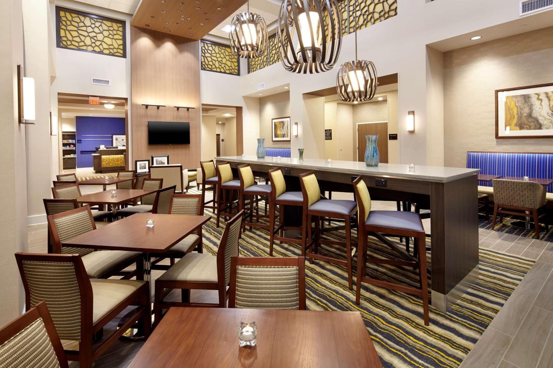 Hampton Inn & Suites Pittsburgh Airport South/Settlers Ridge gallery photo in Robinson Township, PA — image 19