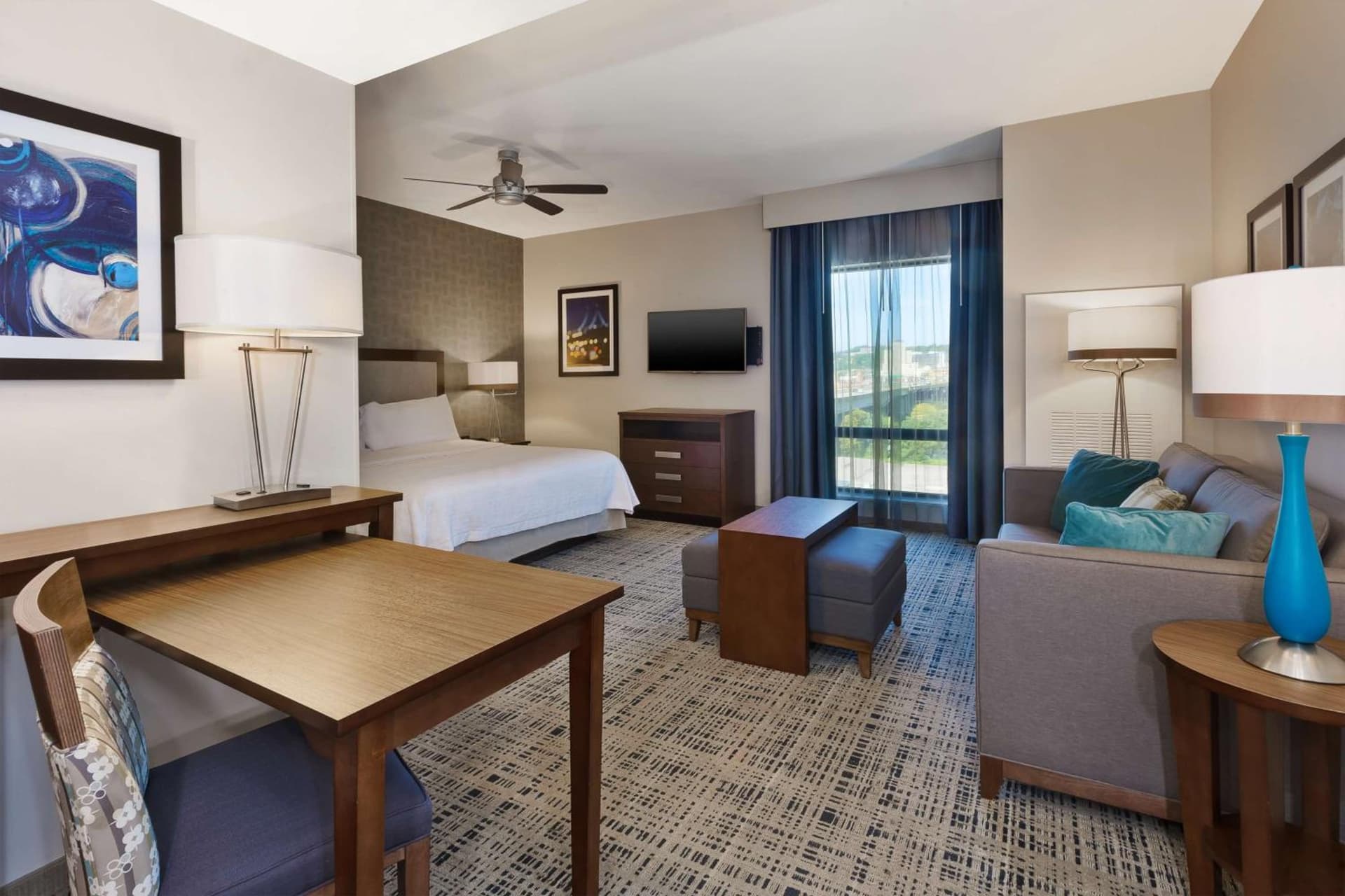 Homewood Suites by Hilton Pittsburgh Downtown gallery photo in Pittsburgh, PA — image 9