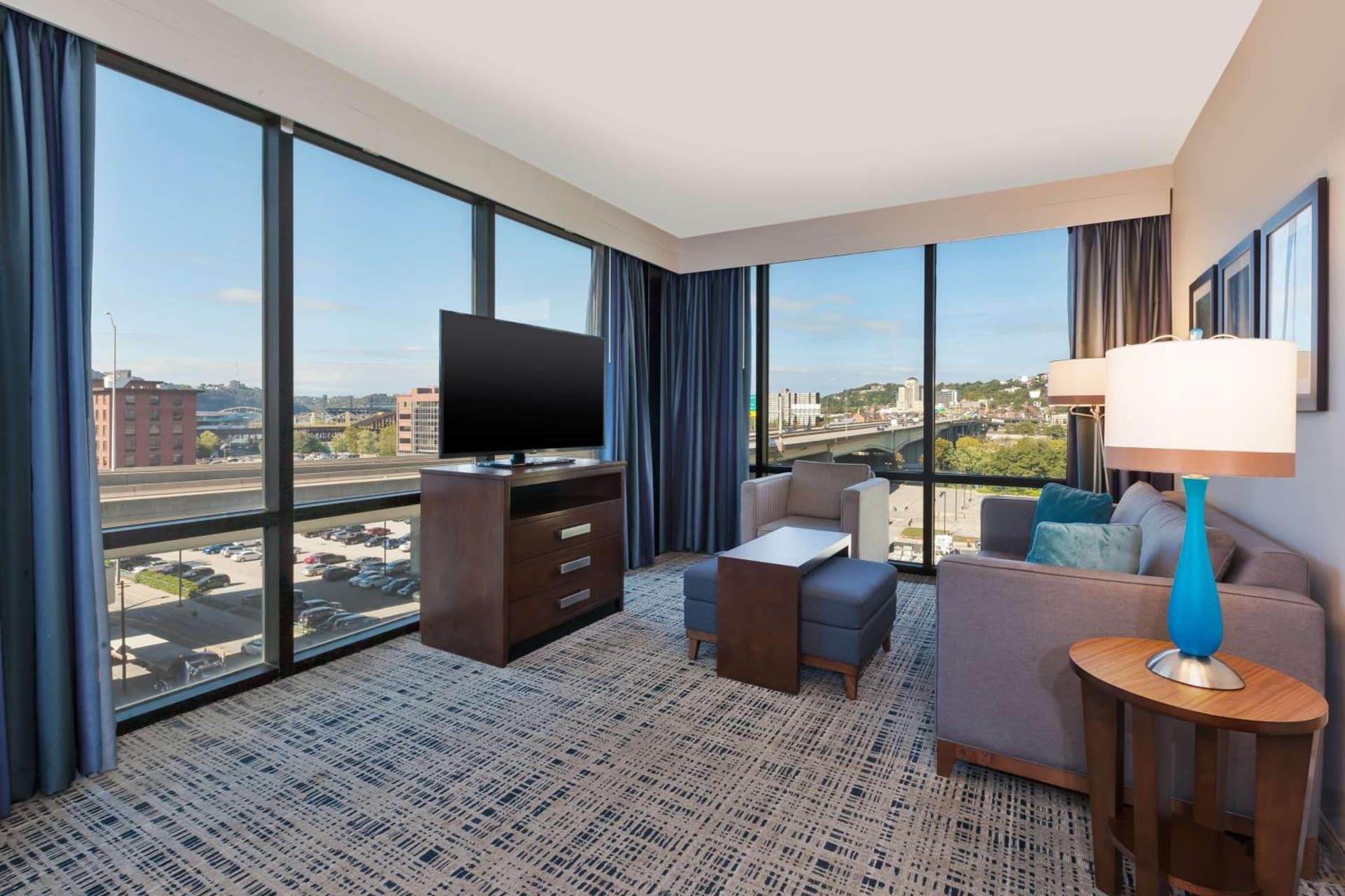 Homewood Suites by Hilton Pittsburgh Downtown gallery photo in Pittsburgh, PA — image 5
