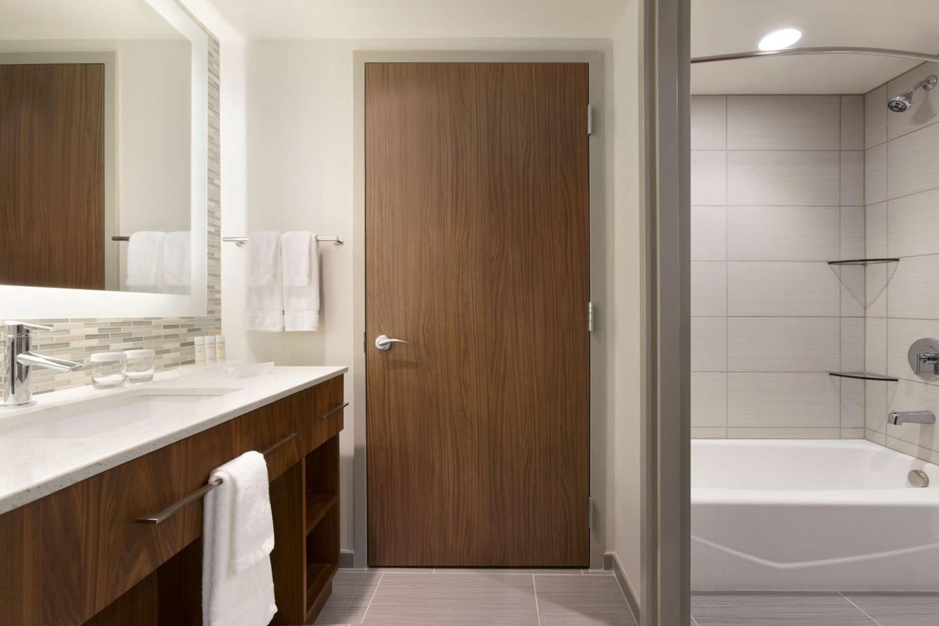 Homewood Suites by Hilton Pittsburgh Downtown gallery photo in Pittsburgh, PA — image 45