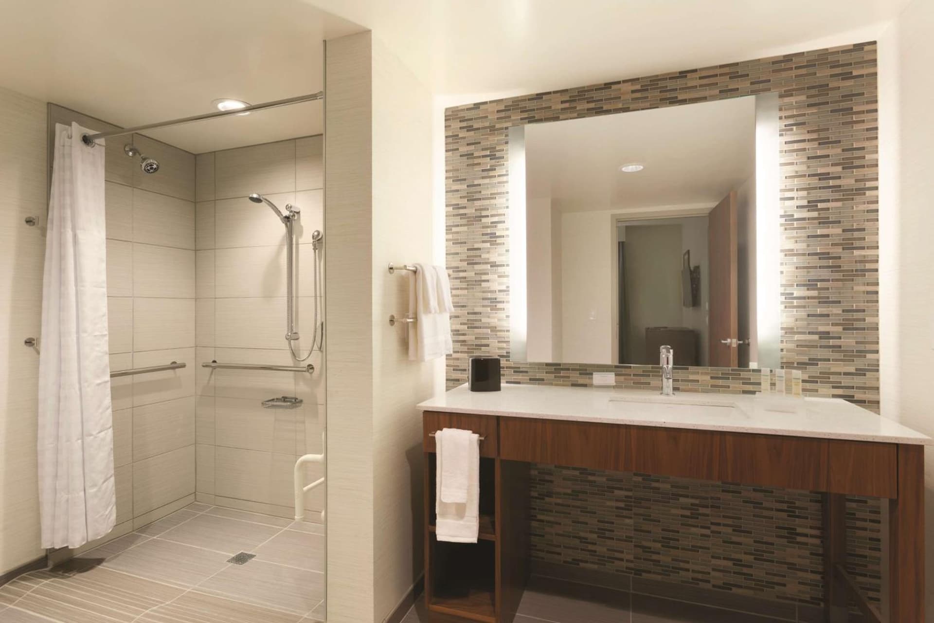 Homewood Suites by Hilton Pittsburgh Downtown gallery photo in Pittsburgh, PA — image 33