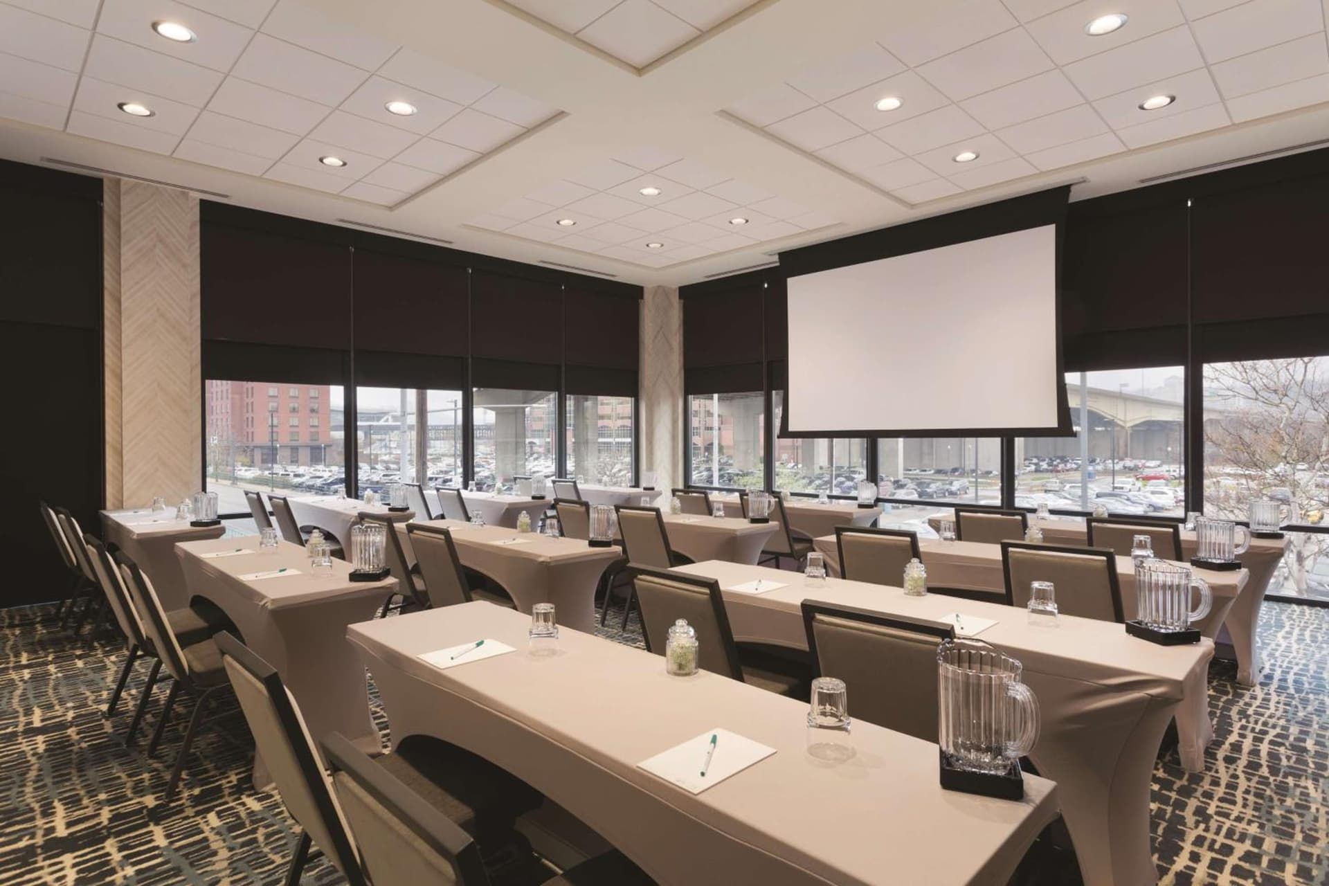 Homewood Suites by Hilton Pittsburgh Downtown gallery photo in Pittsburgh, PA — image 8