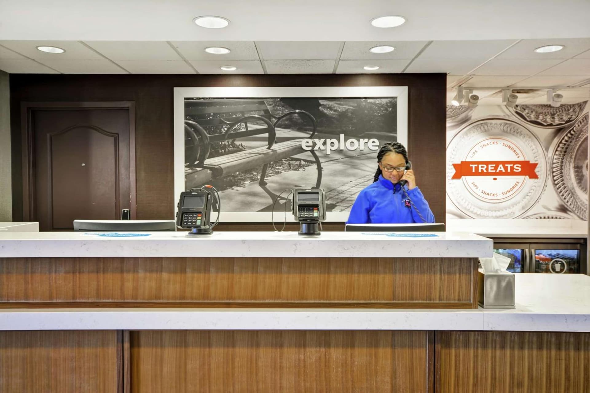 Hampton Inn & Suites Columbus-Easton Area interior in Columbus, OH — gallery photo 2