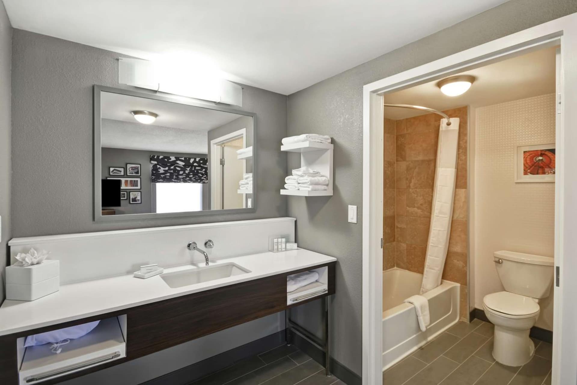Hampton Inn & Suites Columbus-Easton Area gallery photo in Columbus, OH — image 12
