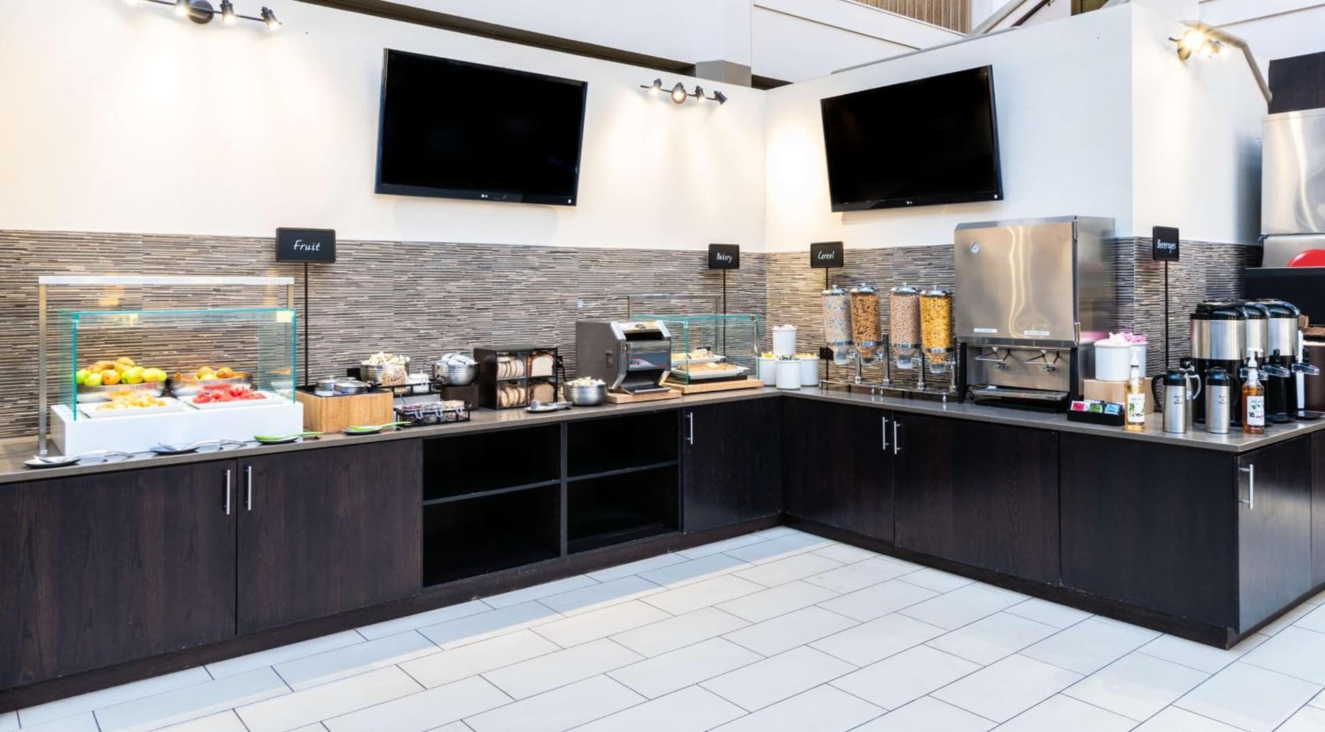 Embassy Suites by Hilton Chicago North Shore Deerfield gallery photo in Deerfield, IL — image 47