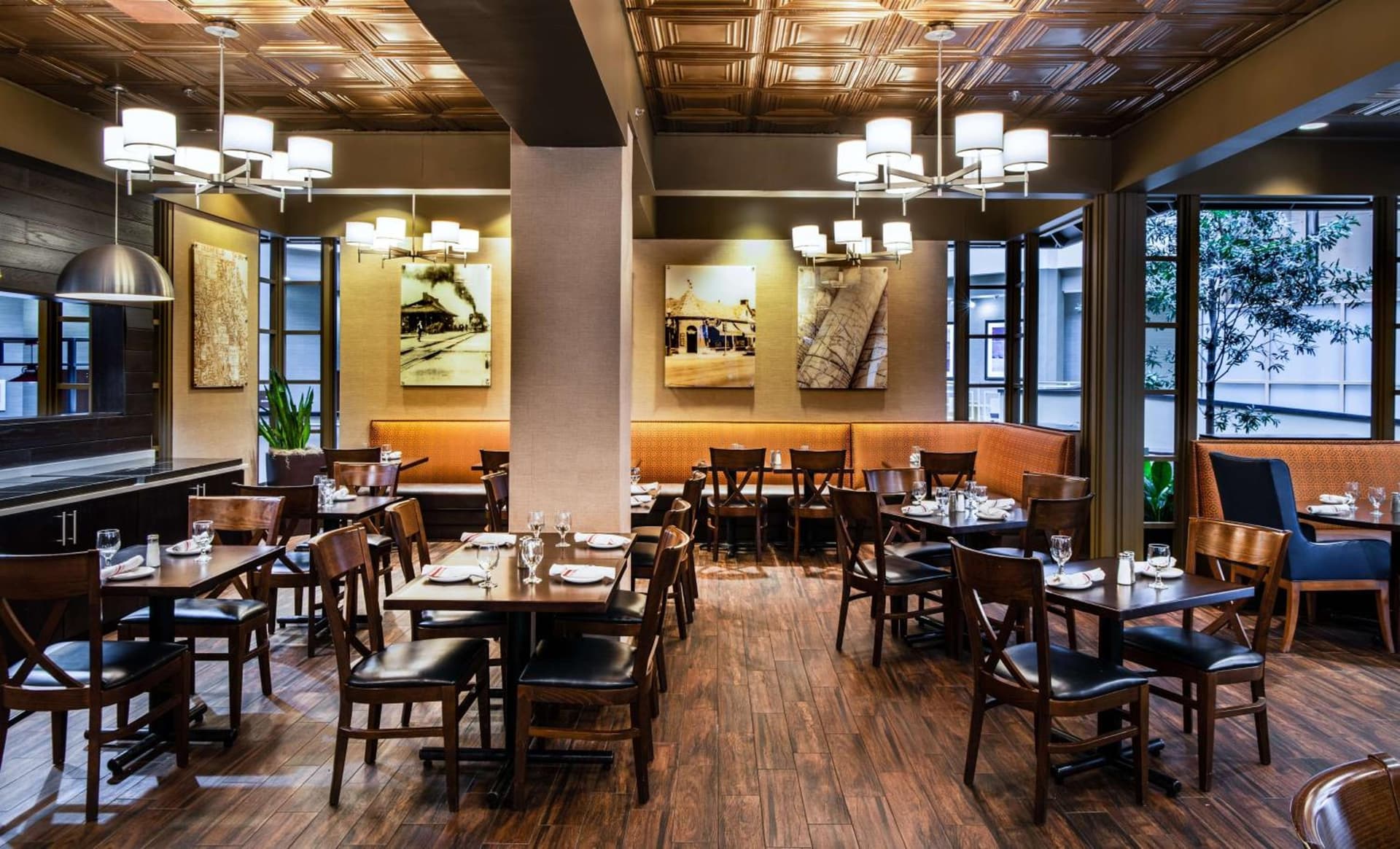 Embassy Suites by Hilton Chicago North Shore Deerfield gallery photo in Deerfield, IL — image 4
