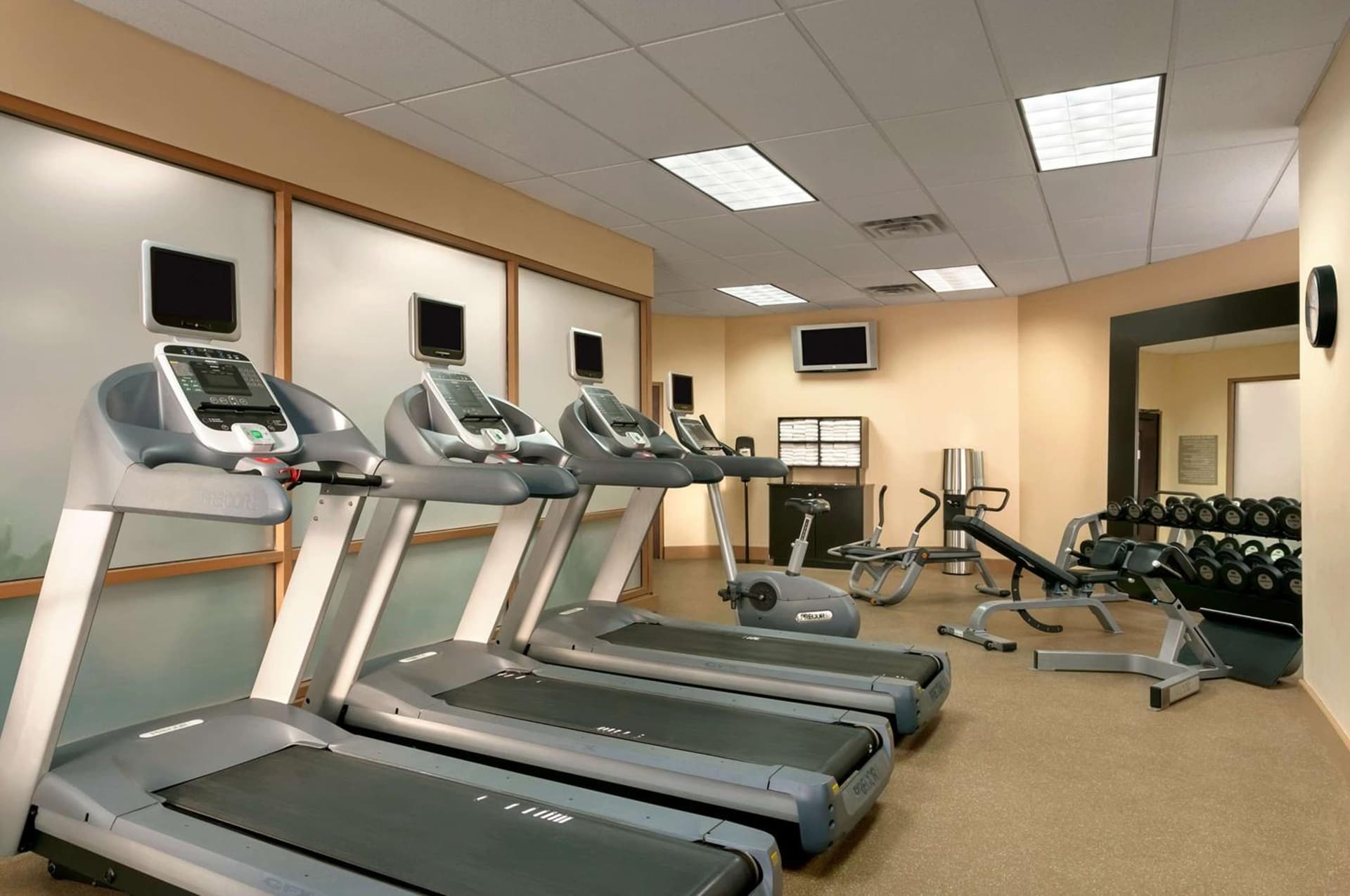 Embassy Suites by Hilton Chicago North Shore Deerfield gallery photo in Deerfield, IL — image 11