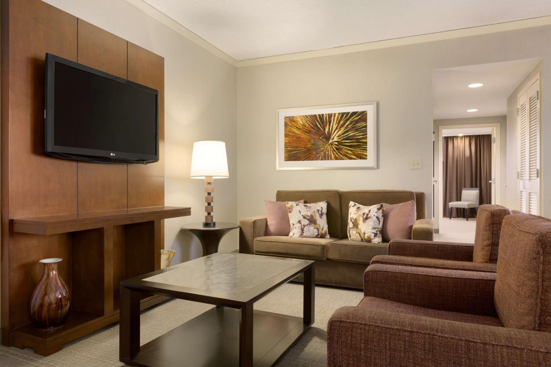 Embassy Suites by Hilton Chicago North Shore Deerfield gallery photo in Deerfield, IL — image 10