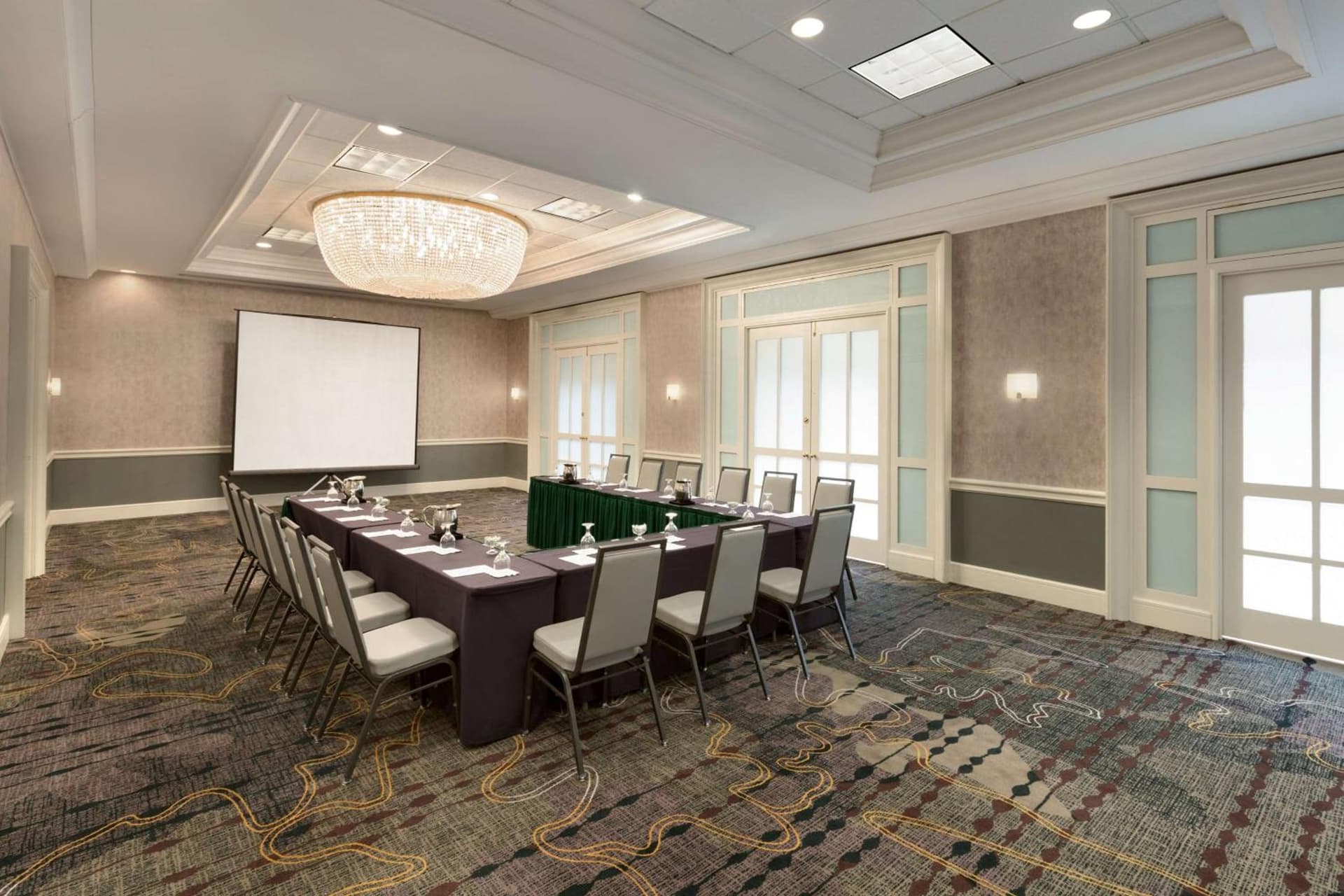 Embassy Suites by Hilton Chicago North Shore Deerfield gallery photo in Deerfield, IL — image 16