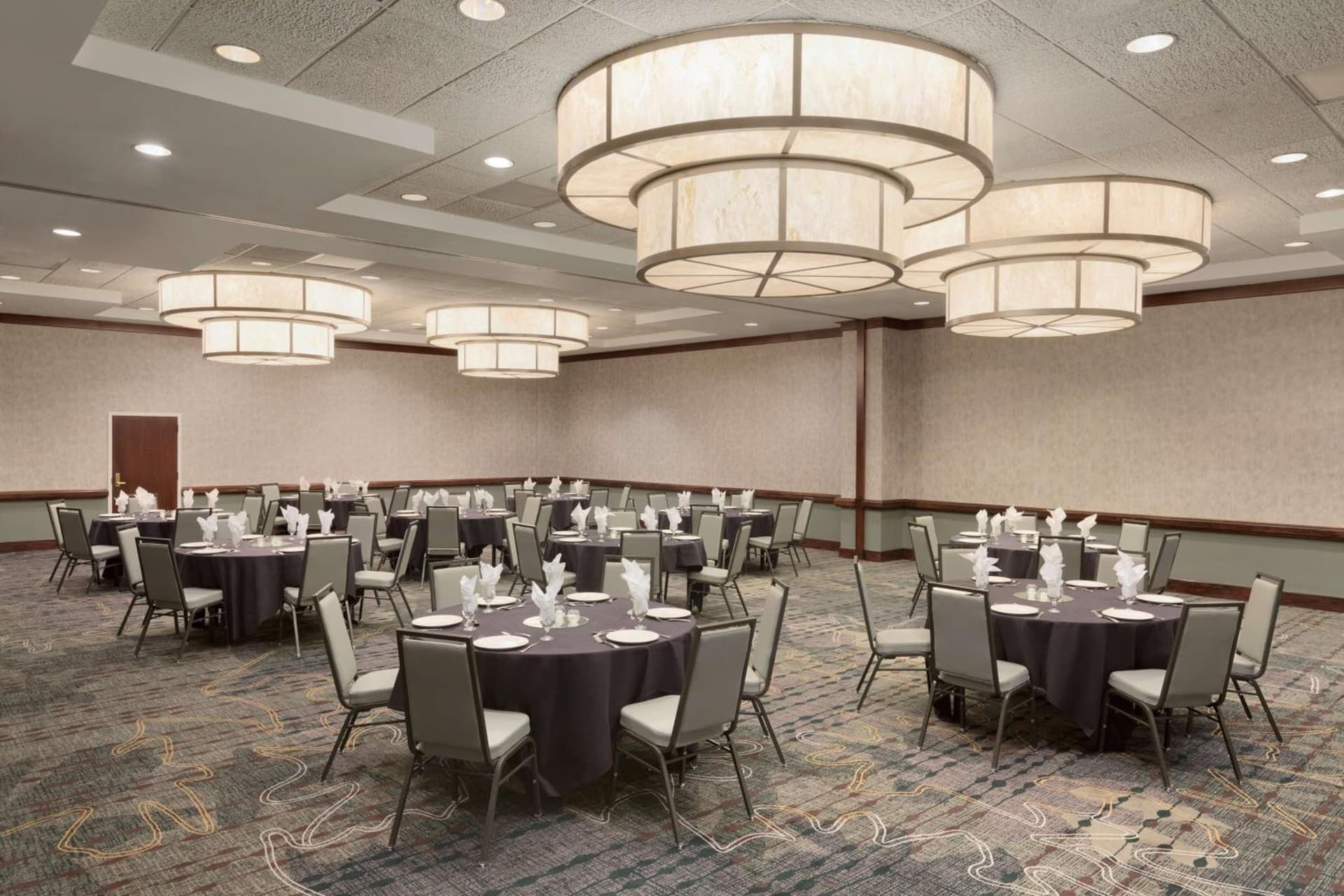 Embassy Suites by Hilton Chicago North Shore Deerfield gallery photo in Deerfield, IL — image 58