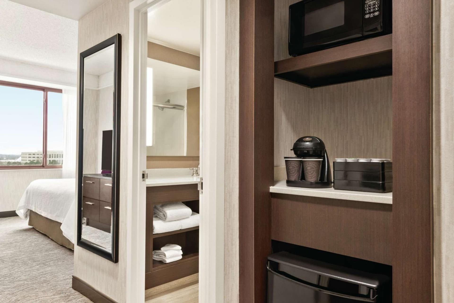 Embassy Suites by Hilton Chicago North Shore Deerfield gallery photo in Deerfield, IL — image 12