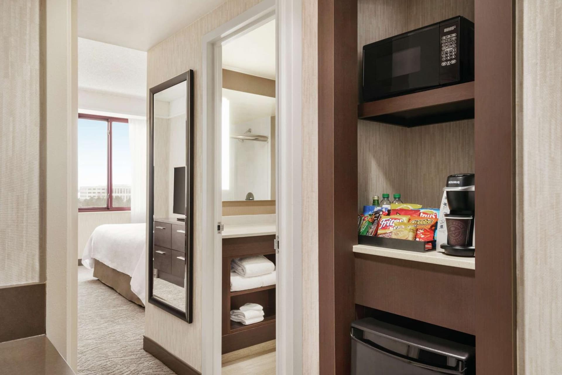 Embassy Suites by Hilton Chicago North Shore Deerfield gallery photo in Deerfield, IL — image 25