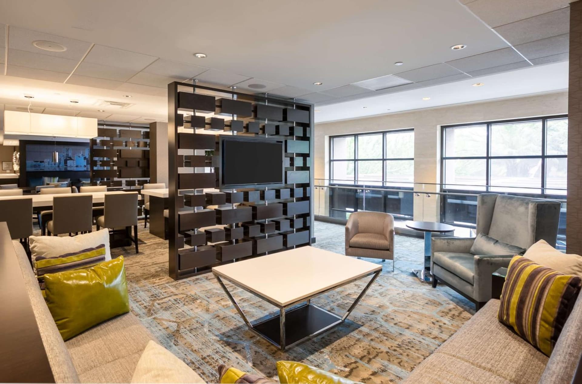 DoubleTree by Hilton Hotel & Suites Houston by the Galleria property views in Houston, TX — gallery photo 3