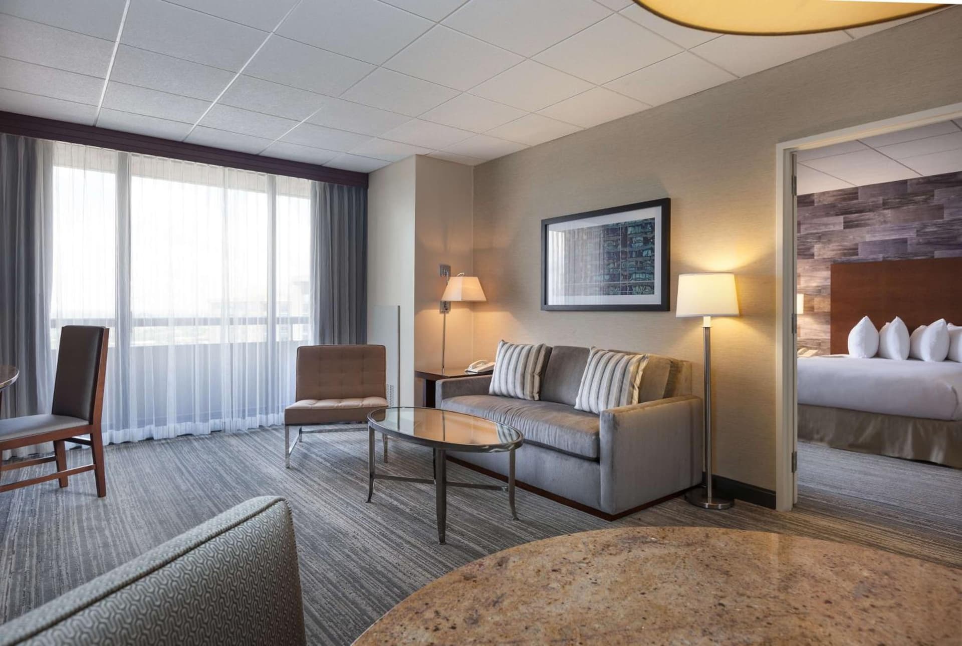 DoubleTree by Hilton Hotel & Suites Houston by the Galleria gallery photo in Houston, TX — image 36