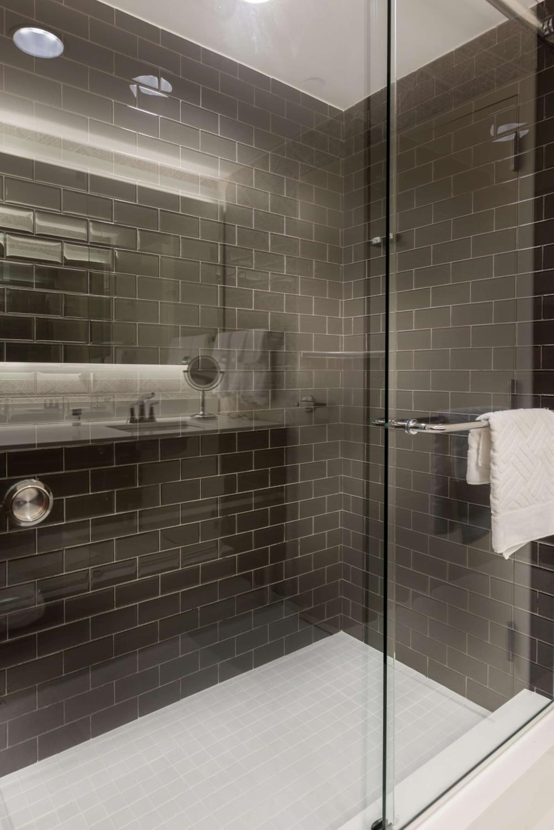 DoubleTree by Hilton Hotel & Suites Houston by the Galleria gallery photo in Houston, TX — image 29