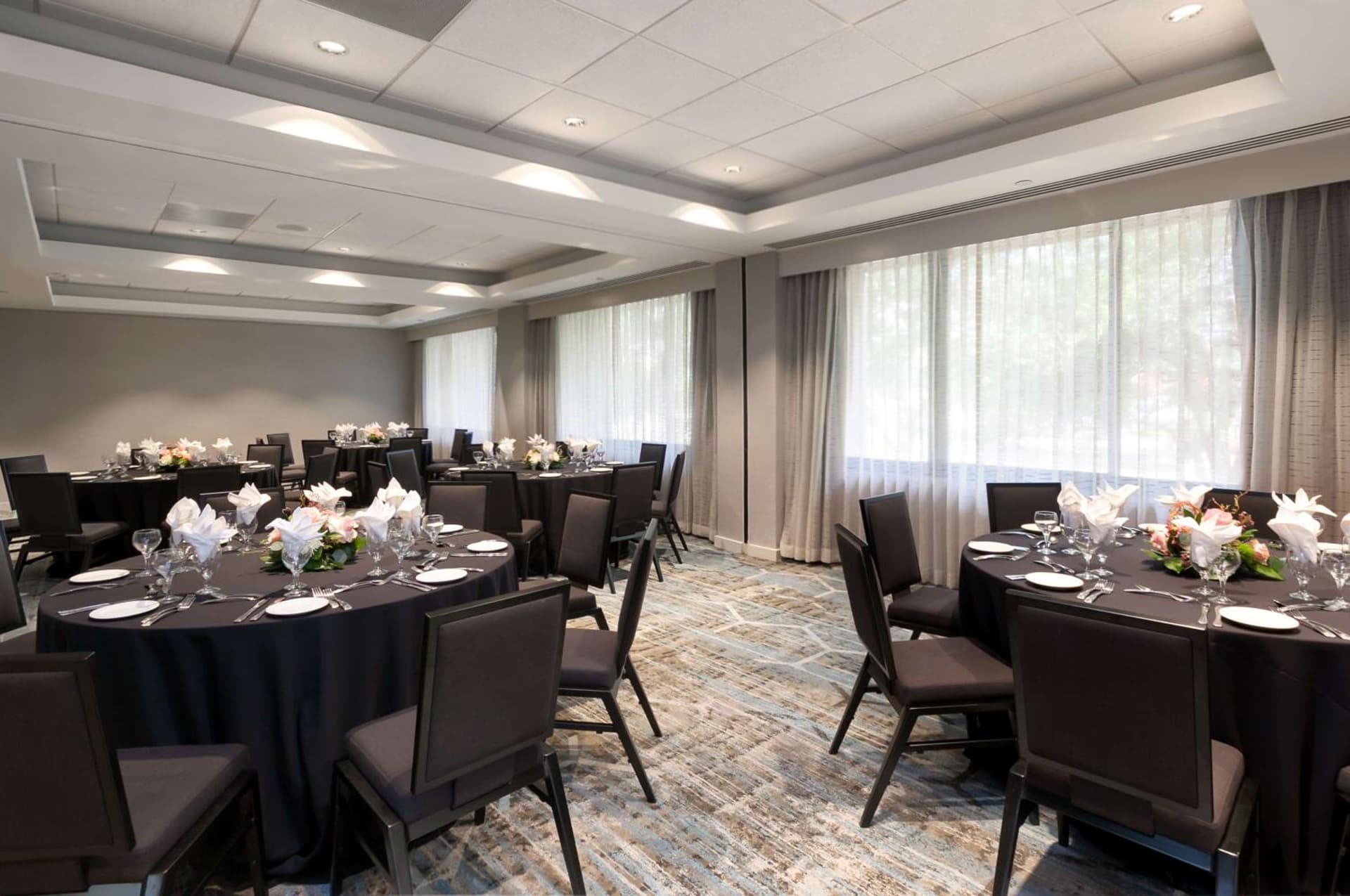 DoubleTree by Hilton Hotel & Suites Houston by the Galleria gallery photo in Houston, TX — image 31