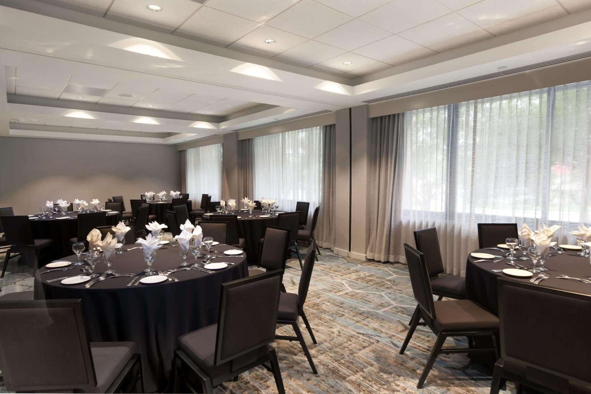 DoubleTree by Hilton Hotel & Suites Houston by the Galleria gallery photo in Houston, TX — image 20