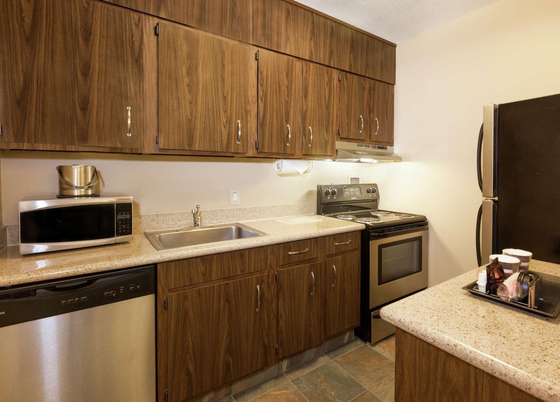 DoubleTree by Hilton Hotel & Suites Houston by the Galleria gallery photo in Houston, TX — image 32