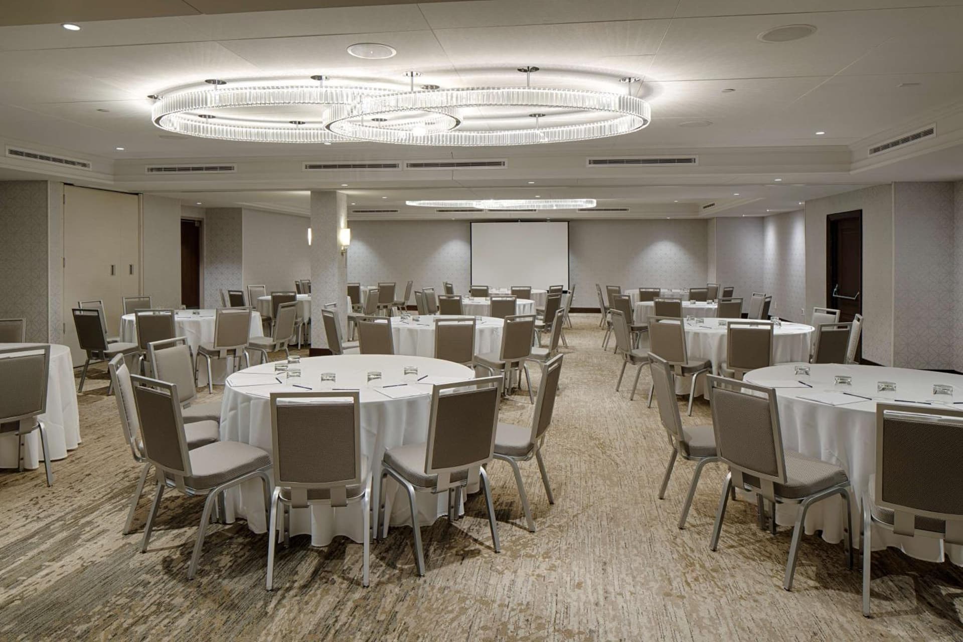 The Kingsley Bloomfield Hills - a DoubleTree by Hilton gallery photo in Bloomfield Hills, MI — image 71
