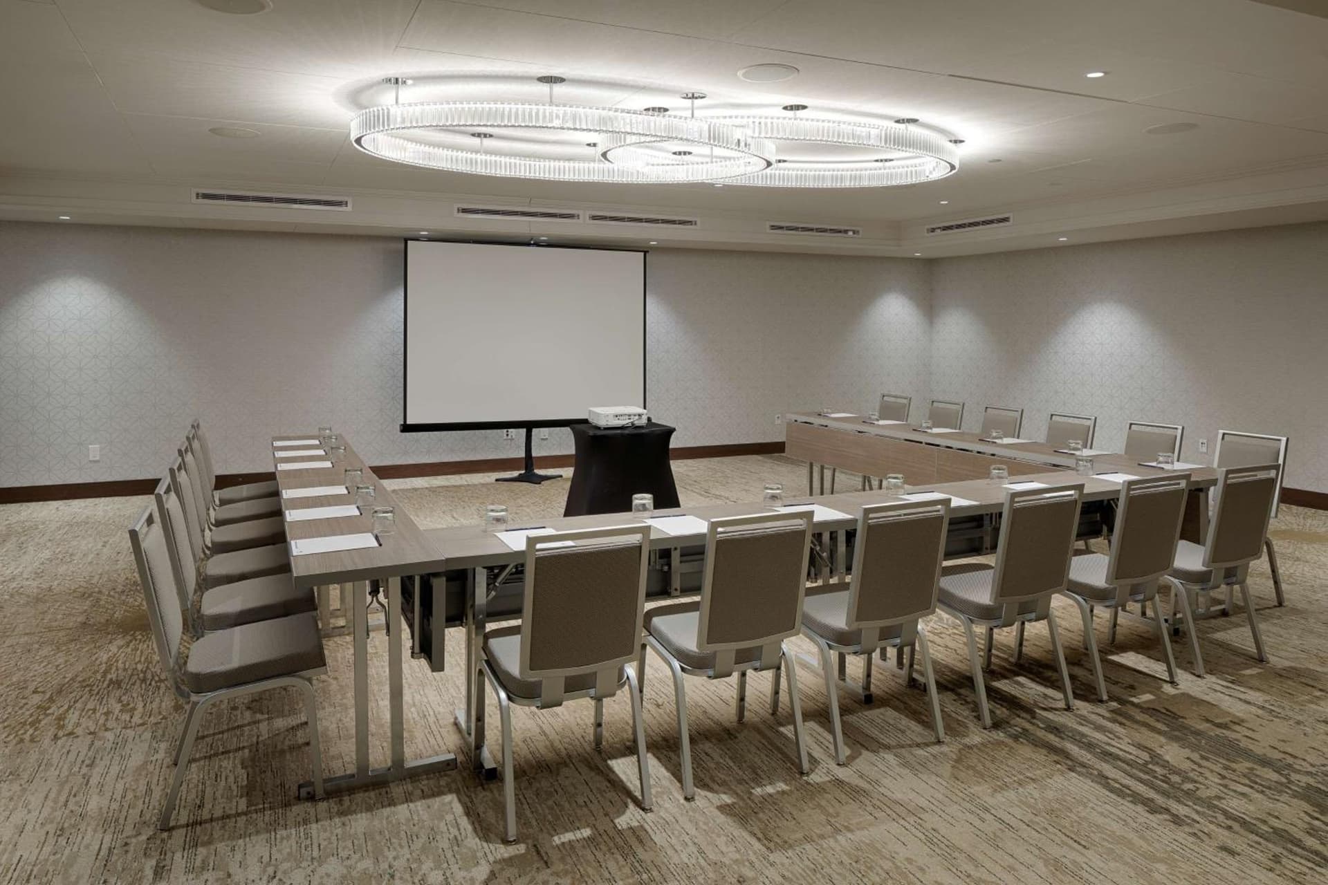 The Kingsley Bloomfield Hills - a DoubleTree by Hilton gallery photo in Bloomfield Hills, MI — image 80