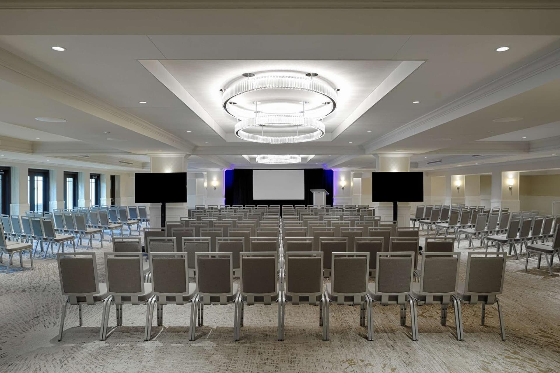 The Kingsley Bloomfield Hills - a DoubleTree by Hilton gallery photo in Bloomfield Hills, MI — image 15