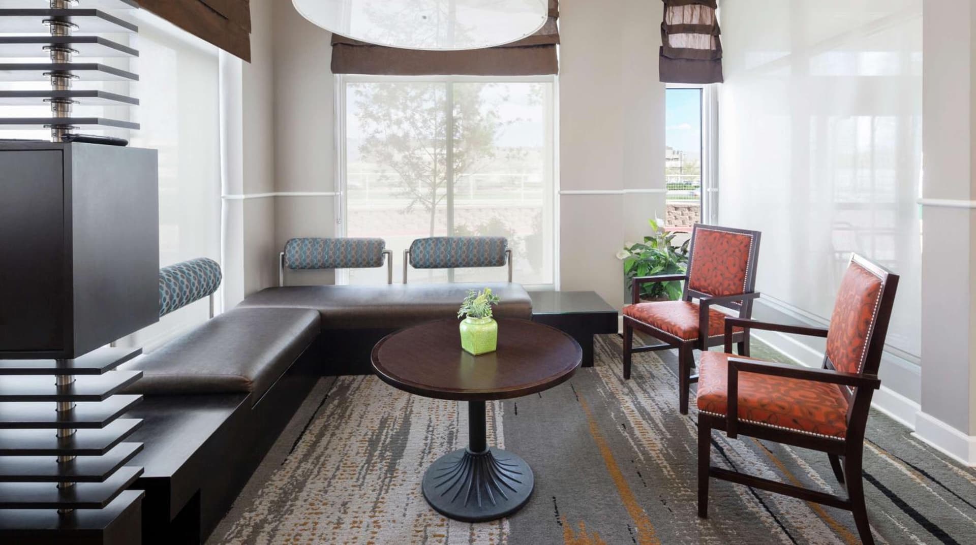 Hilton Garden Inn Albuquerque North/Rio Rancho interior in Rio Rancho, NM — gallery photo 2