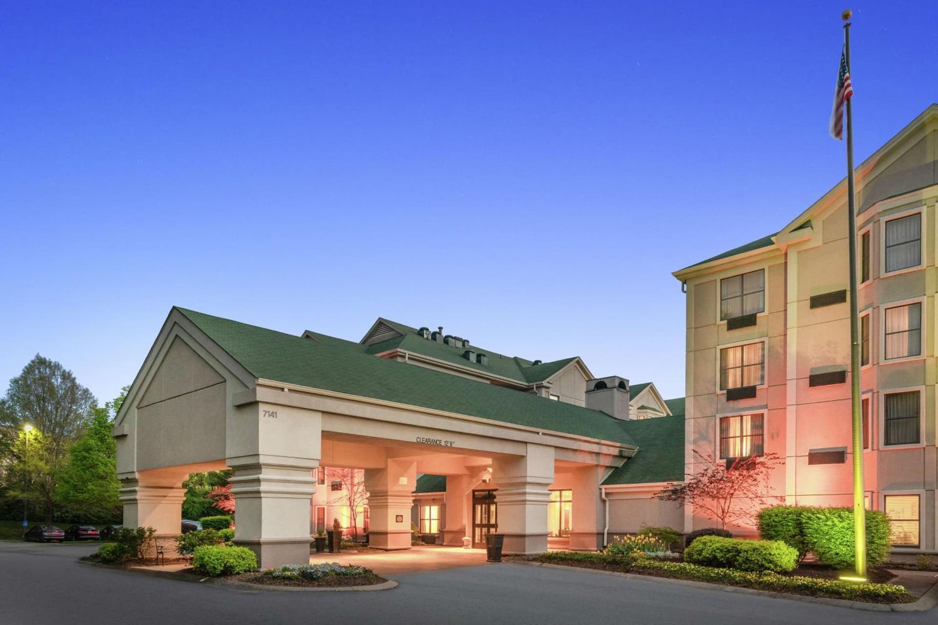 Hampton Inn & Suites Nashville Franklin interior in Franklin, TN — gallery photo 2