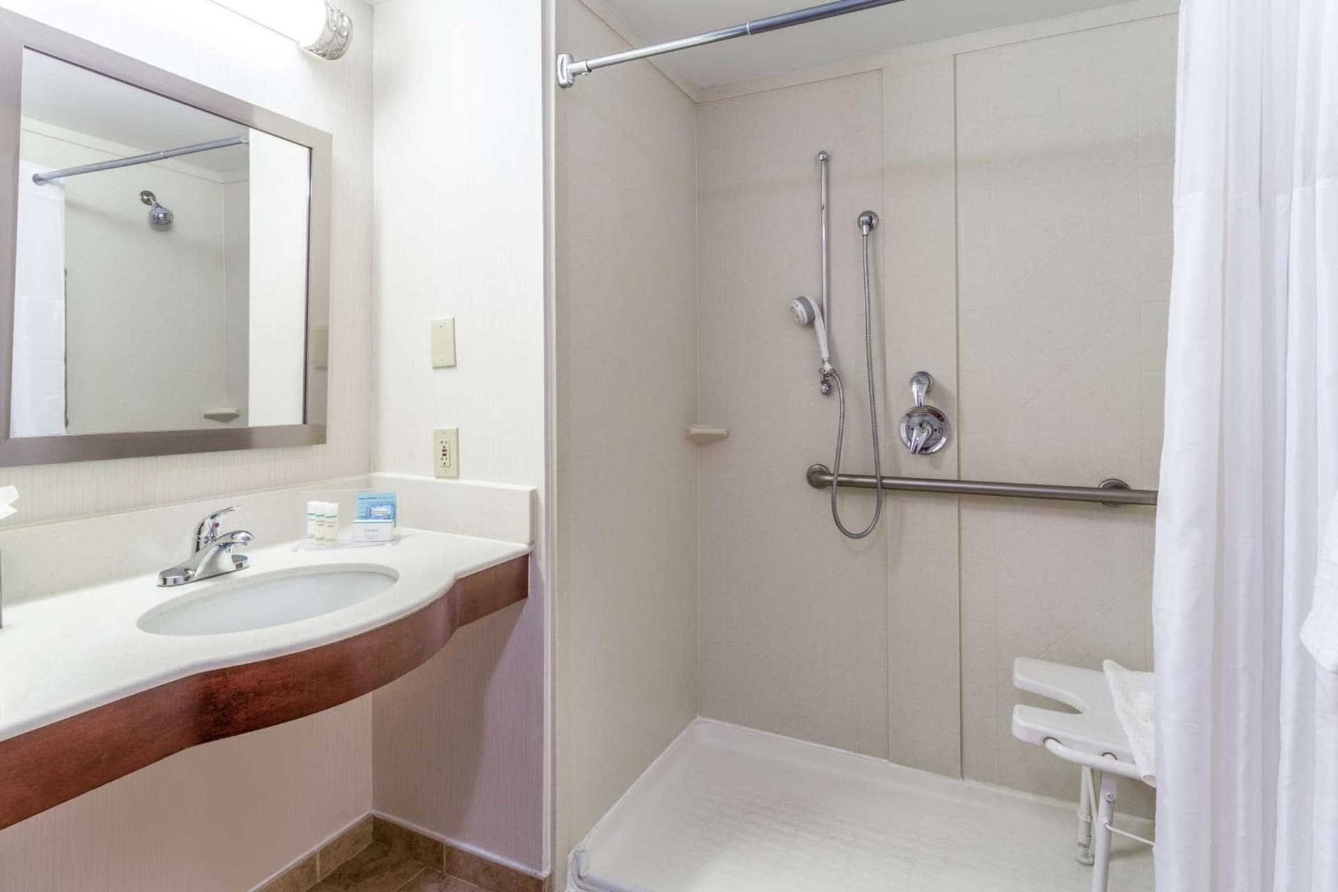 Hampton Inn Boston/Peabody gallery photo in Peabody, MA — image 22