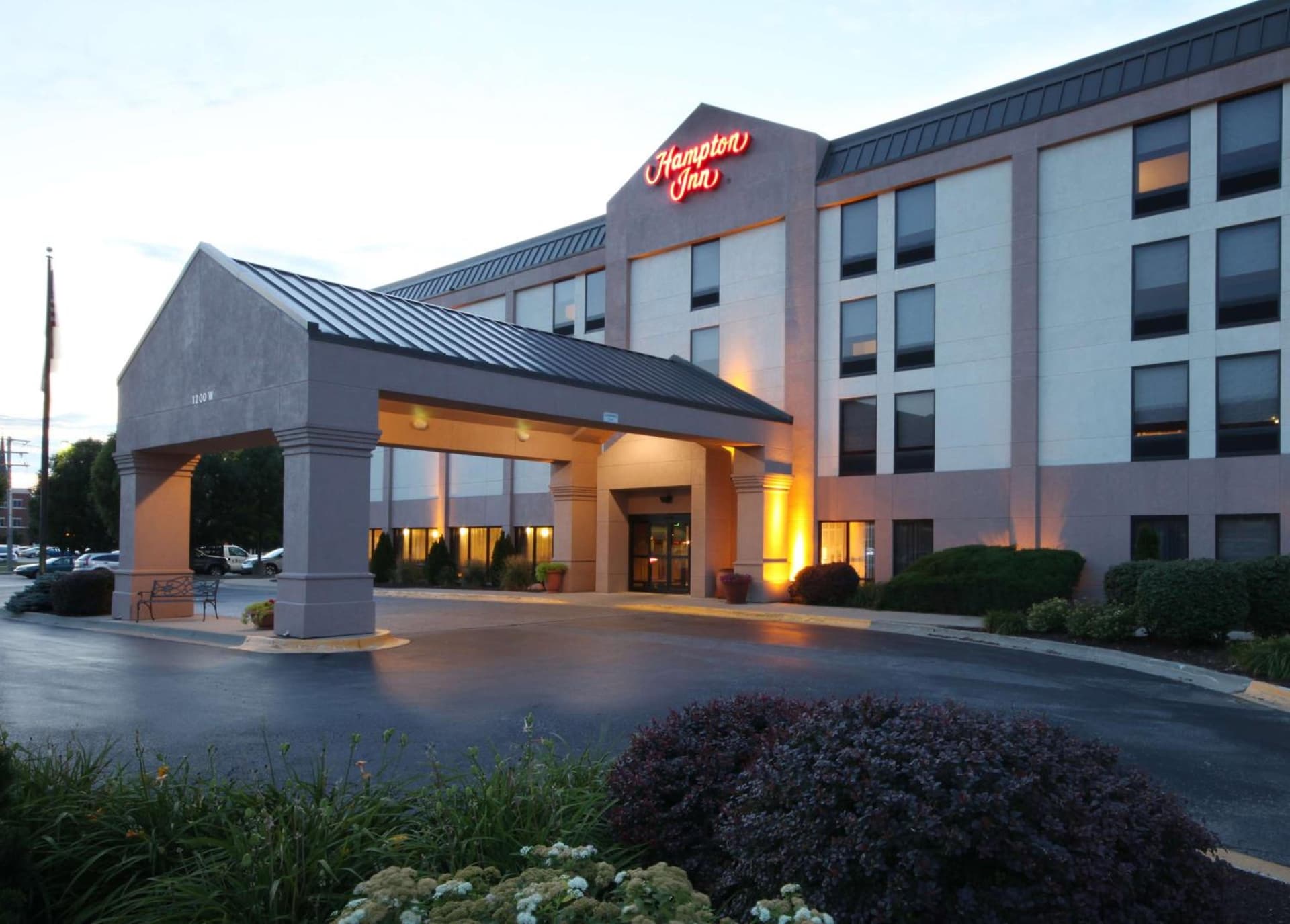 Hampton Inn Champaign/Urbana interior in Urbana, IL — gallery photo 2