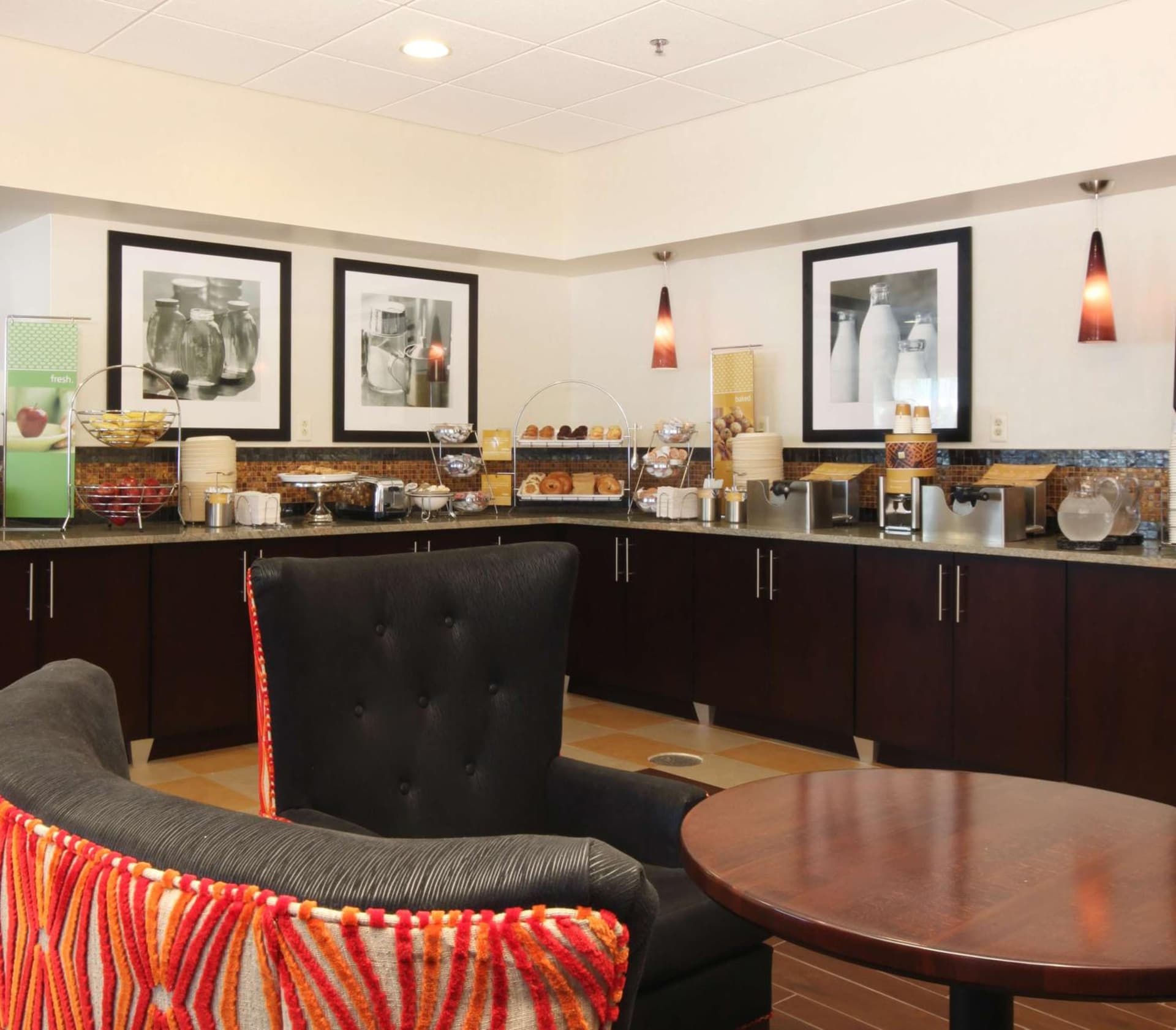 Hampton Inn Champaign/Urbana property views in Urbana, IL — gallery photo 3