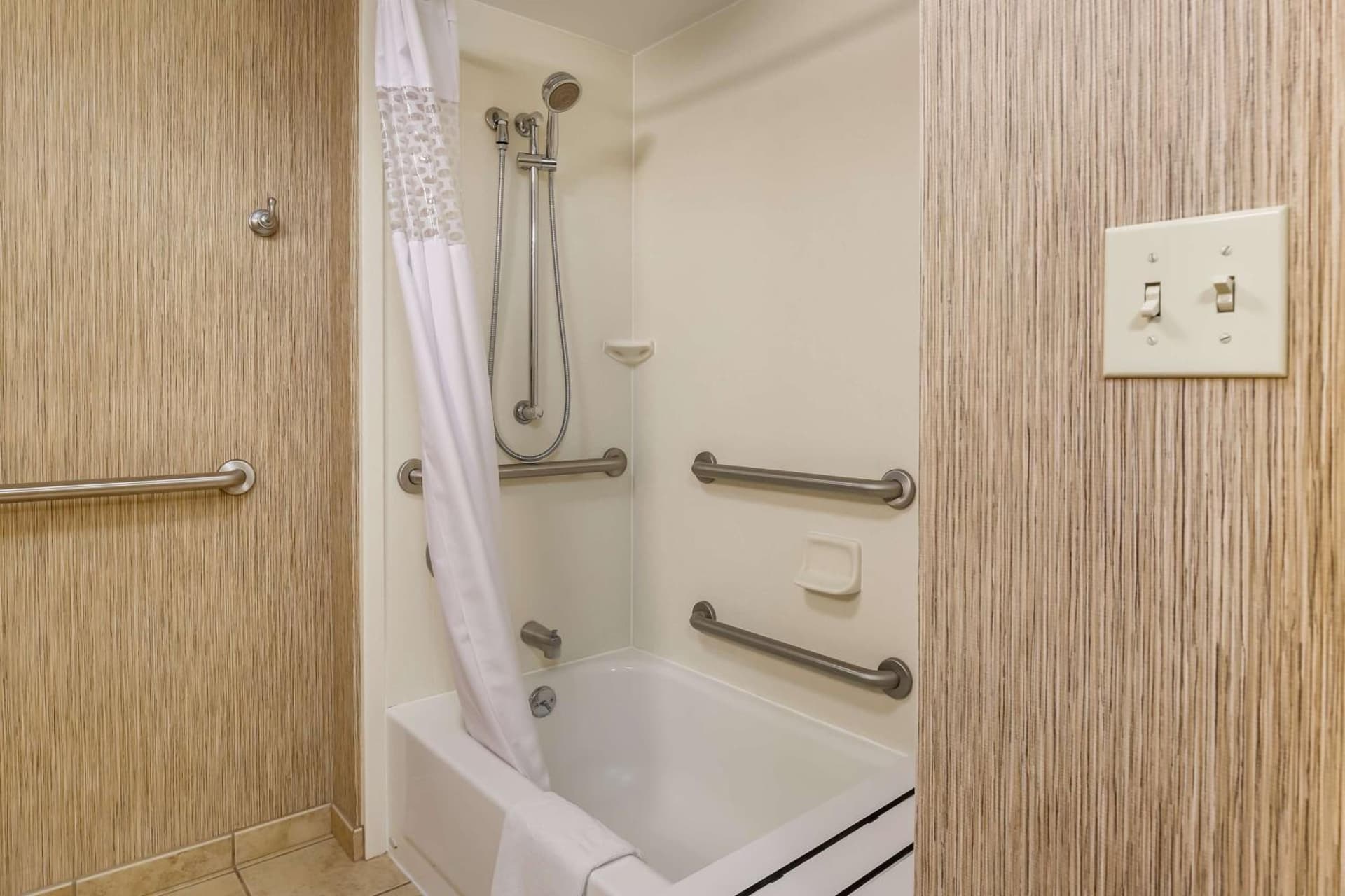 Hampton Inn Champaign/Urbana gallery photo in Urbana, IL — image 23
